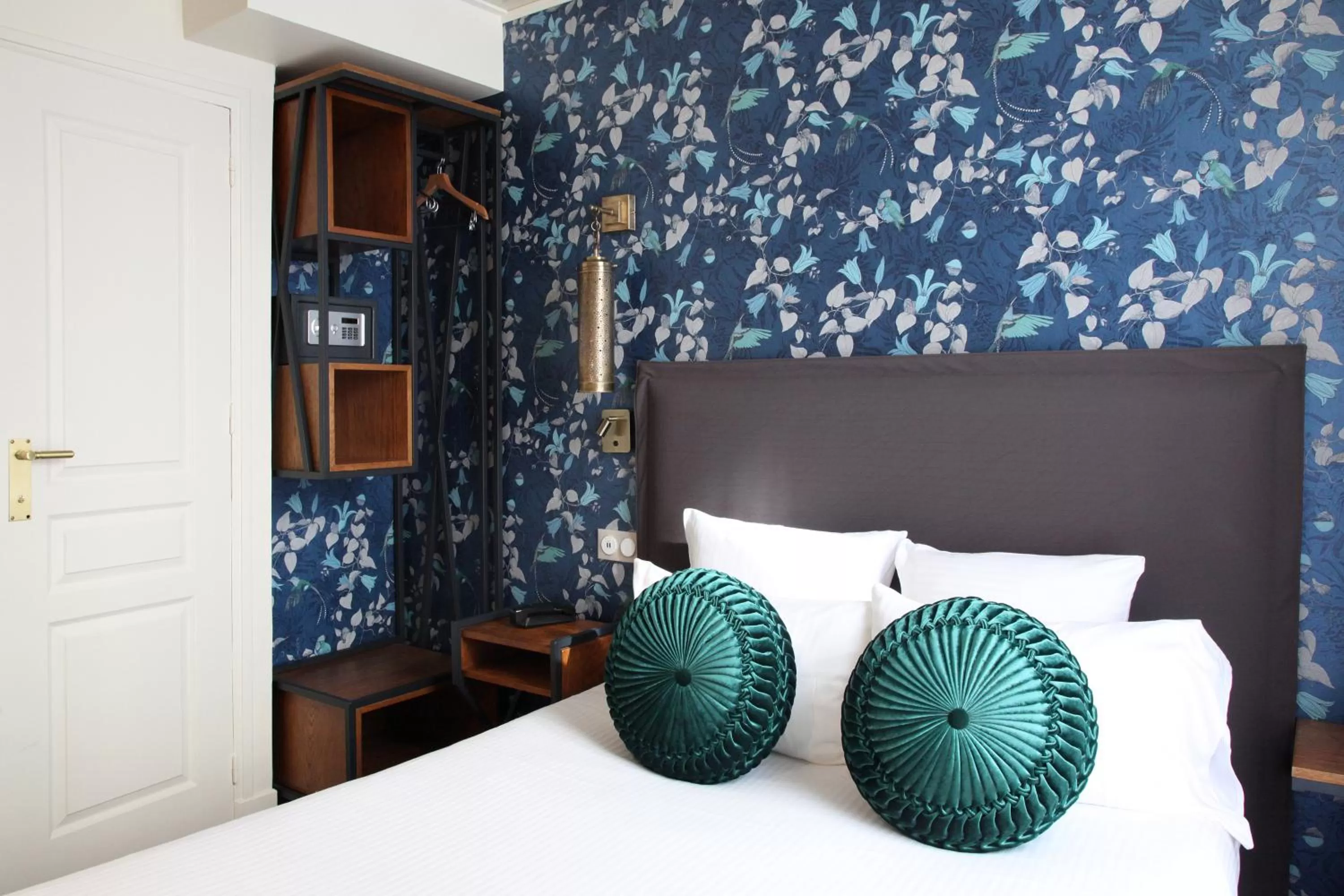 Photo of the whole room, Bed in Moris Grands Boulevards