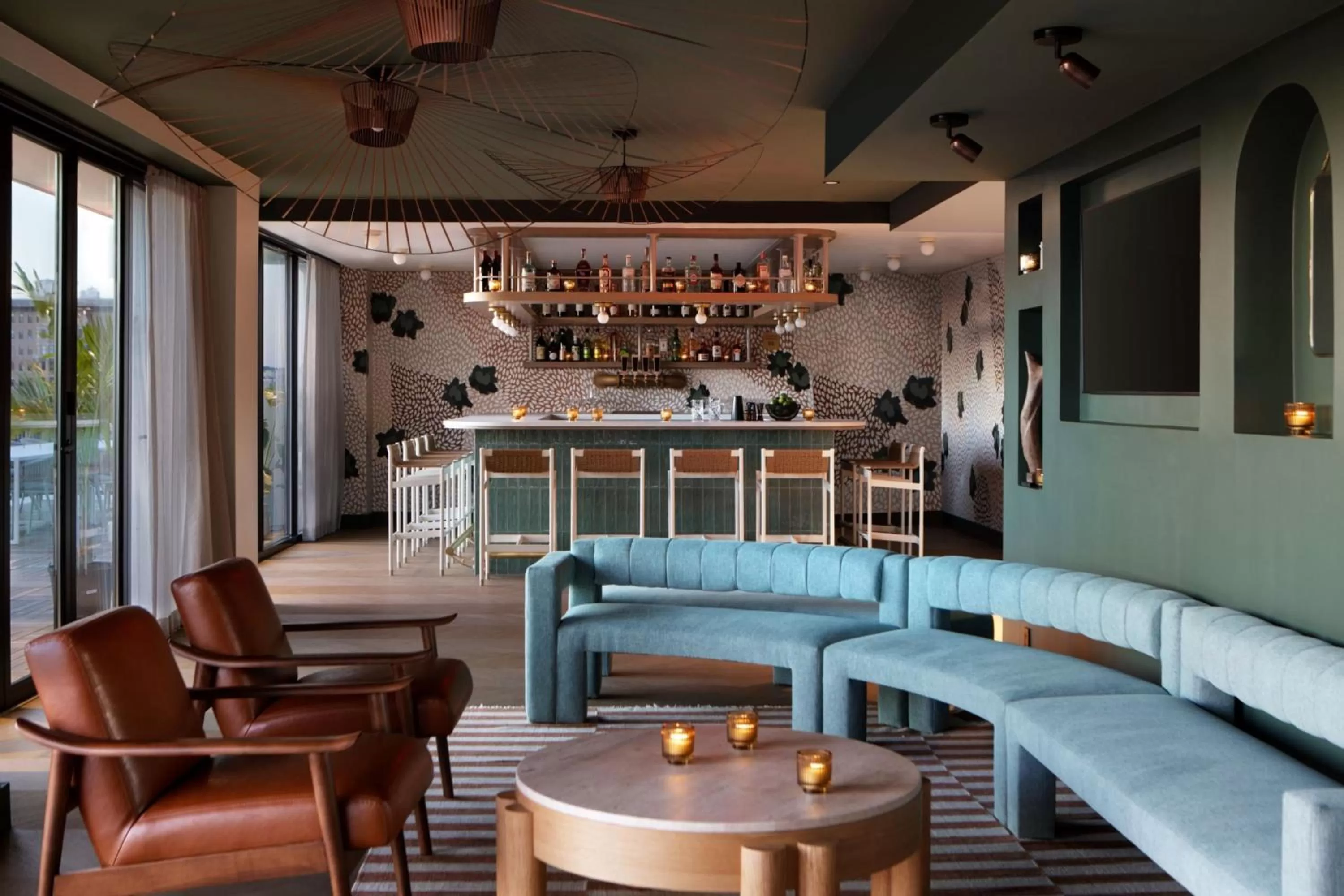 Lounge or bar in Kimpton Banneker Hotel by IHG