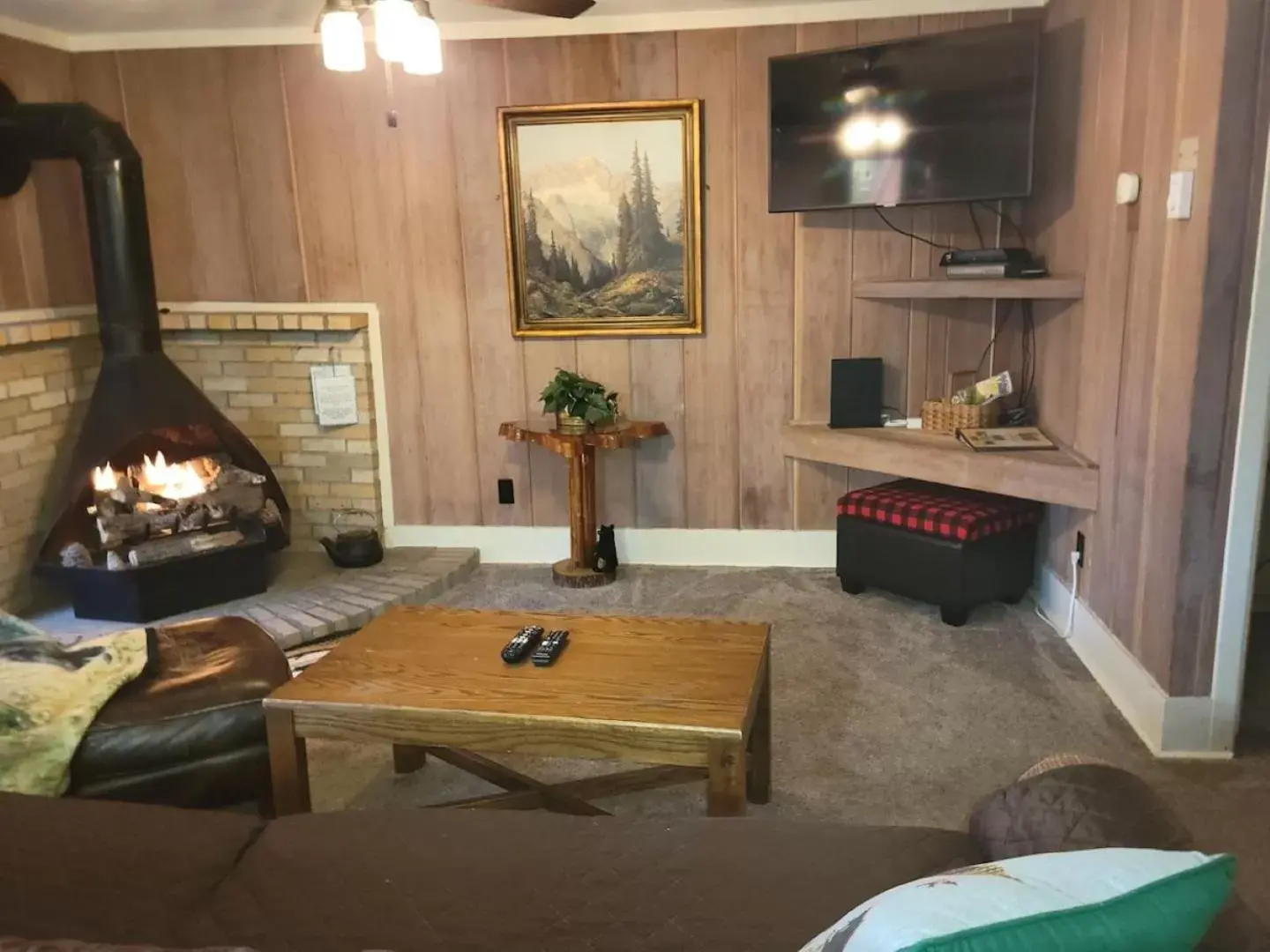 Living room, Seating Area in Cedar Village Condominiums
