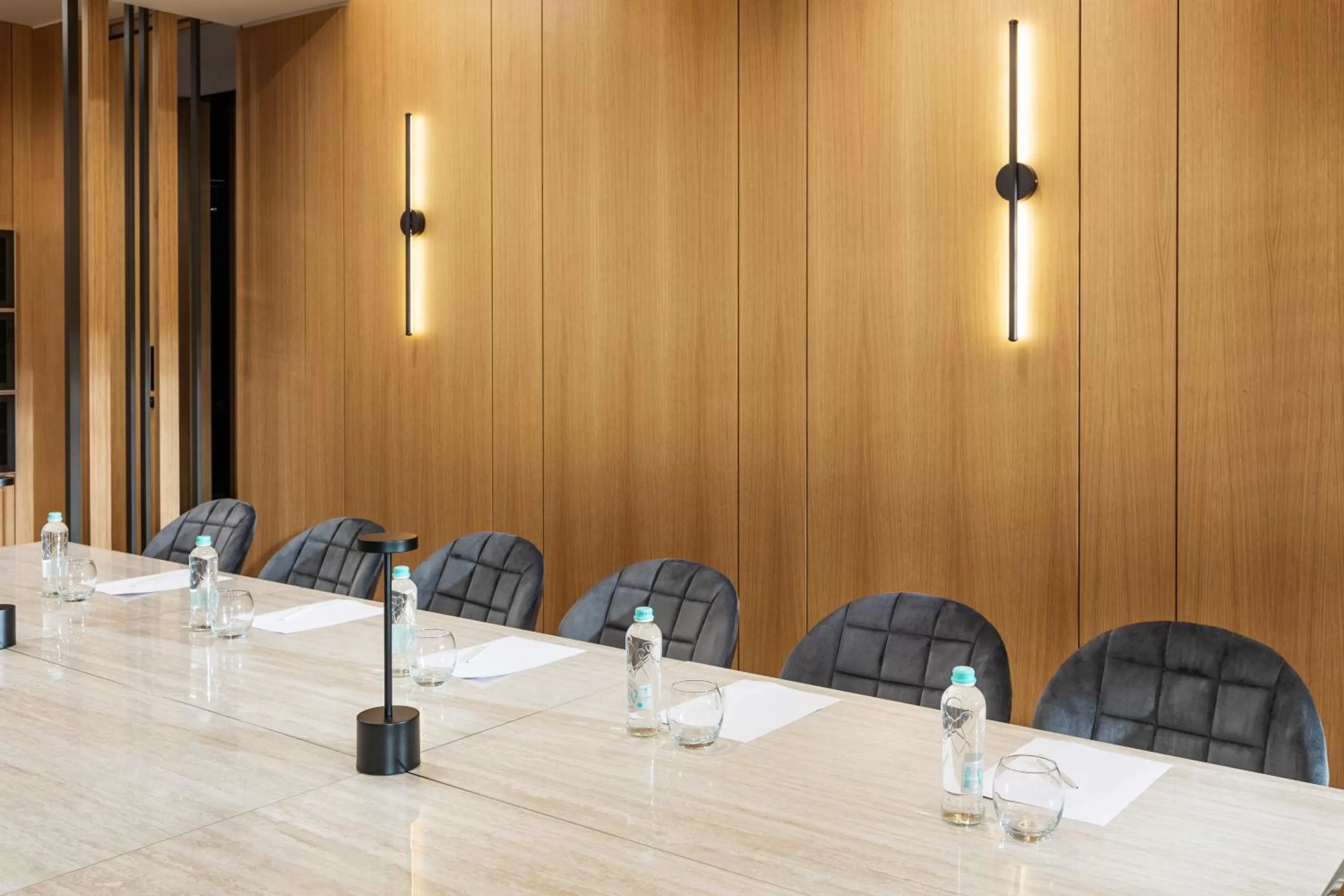 Business facilities in -- ESTE PARK HOTEL -- part of Urban Chic Luxury Design Hotels - Parking & Compliments - next to Shopping & Dining Mall Plovdiv