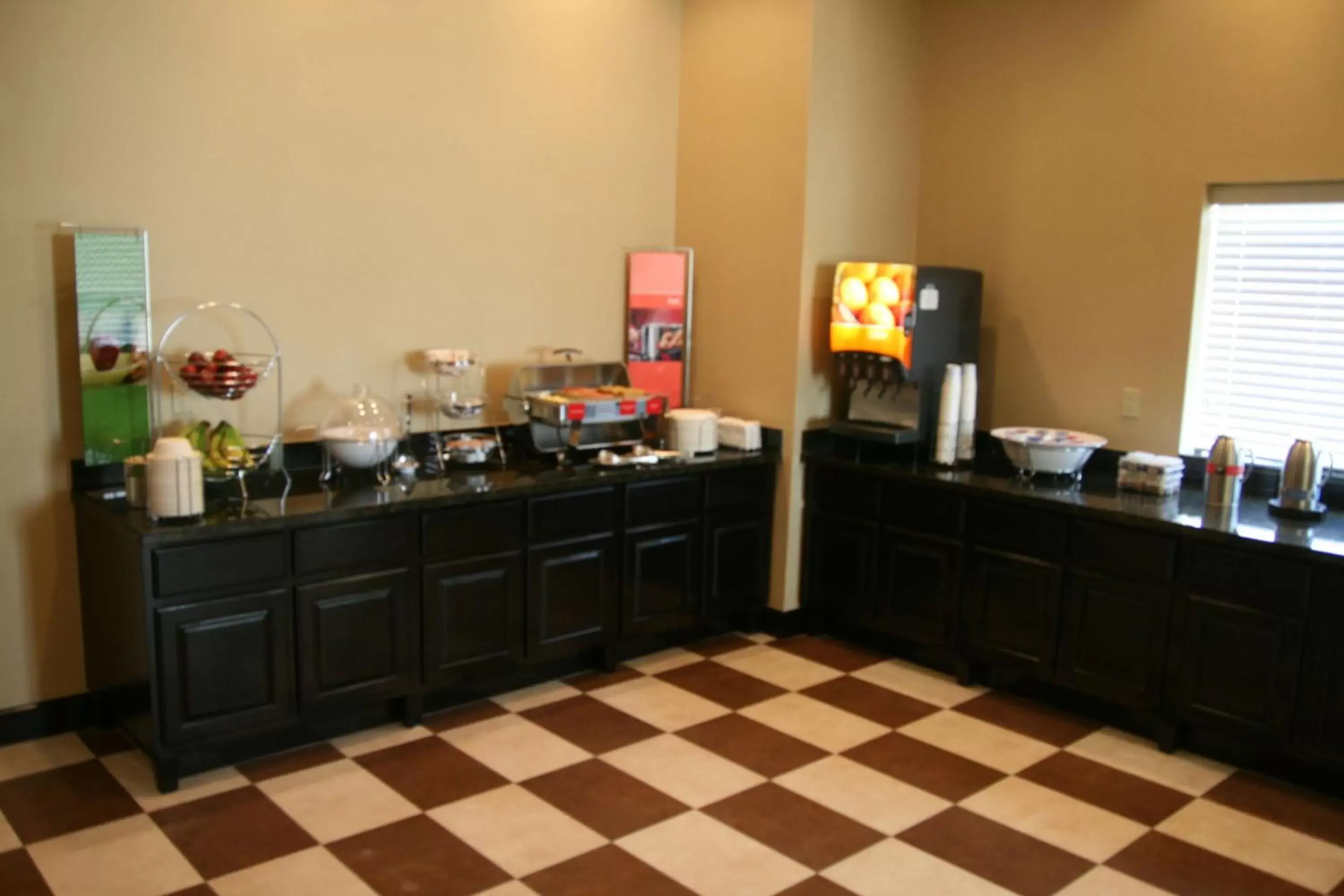 Breakfast, Restaurant/Places to Eat in Hampton Inn La Grange