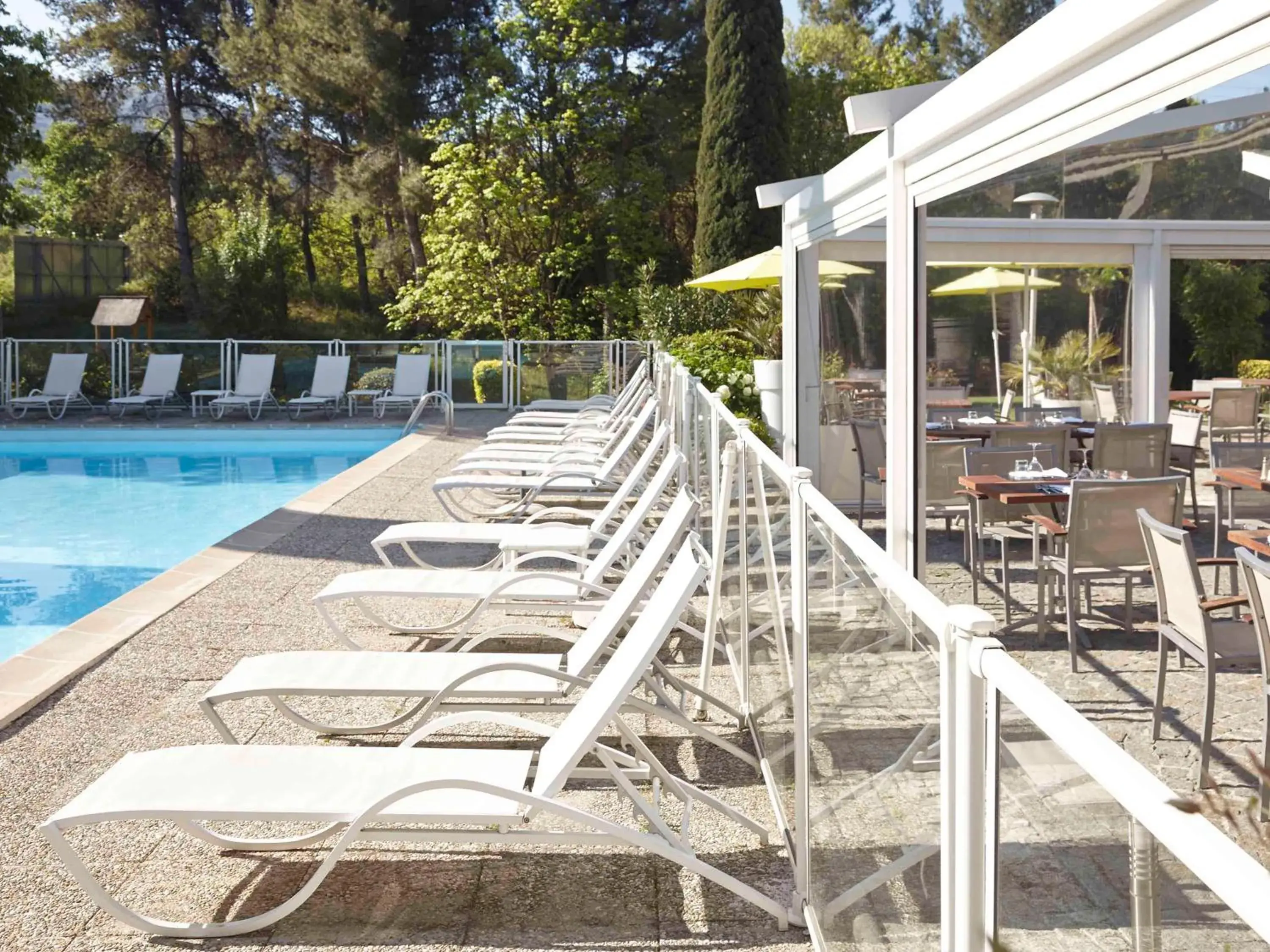 Pool view, Swimming Pool in Novotel Marseille Est