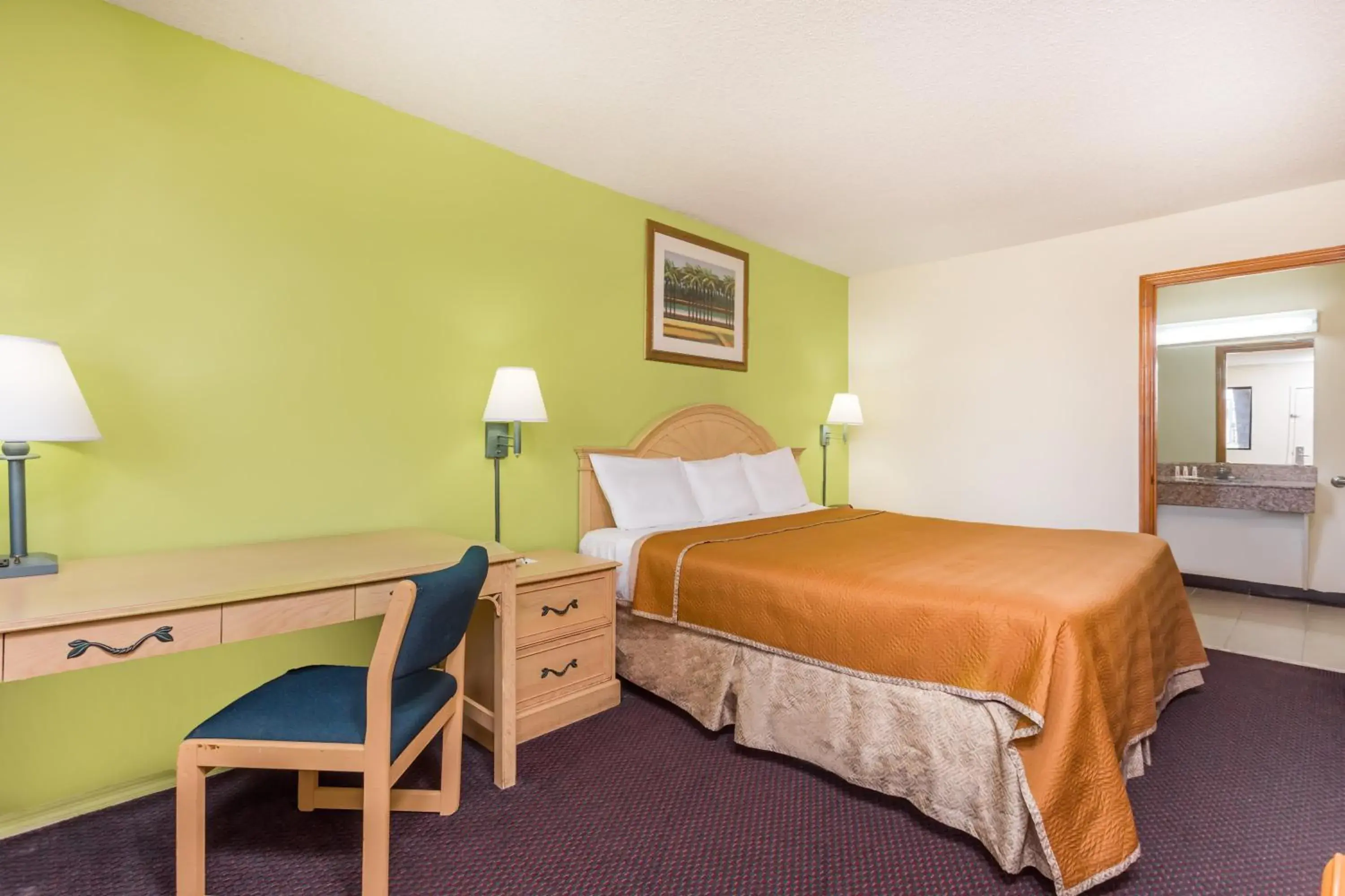 Bed in Travelodge by Wyndham Cordele