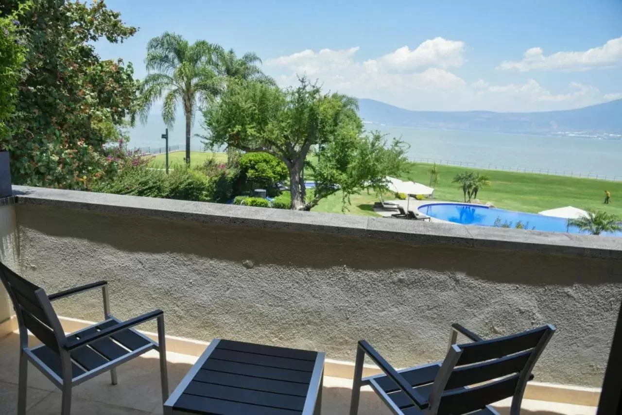 Balcony/Terrace, Pool View in La Reserva Chapala