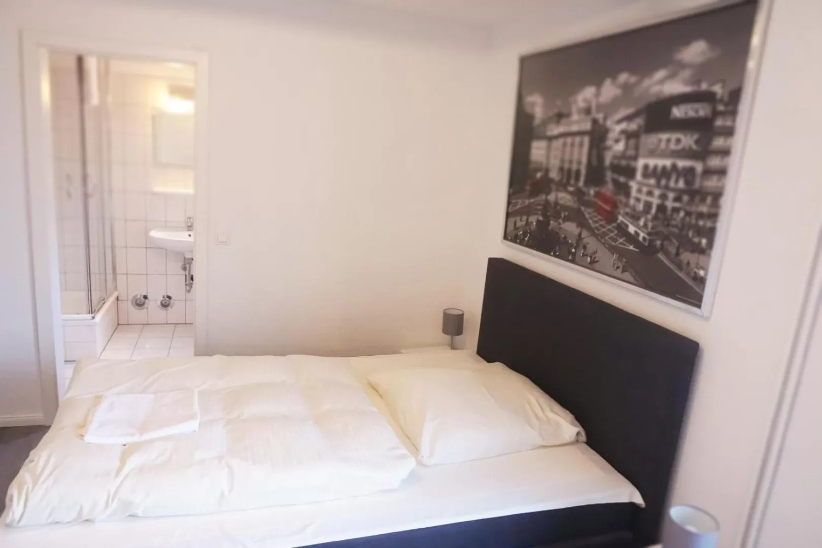 Bed in Ellada Restaurant & Hotel