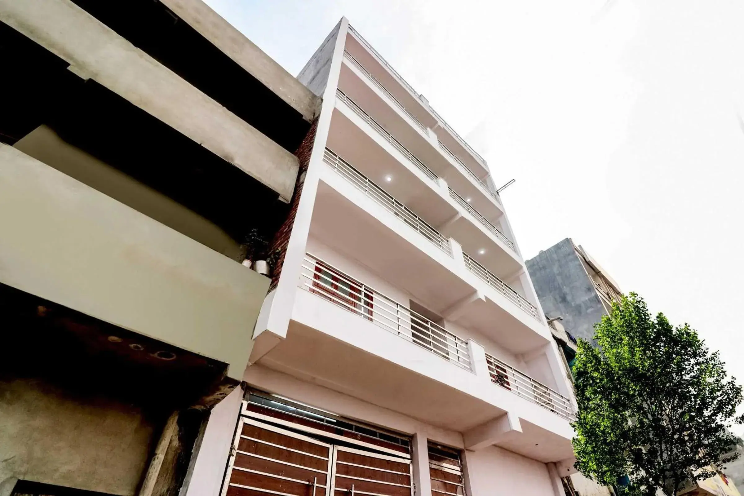 Facade/entrance, Property Building in OYO Lovely Inn Near Akshardham