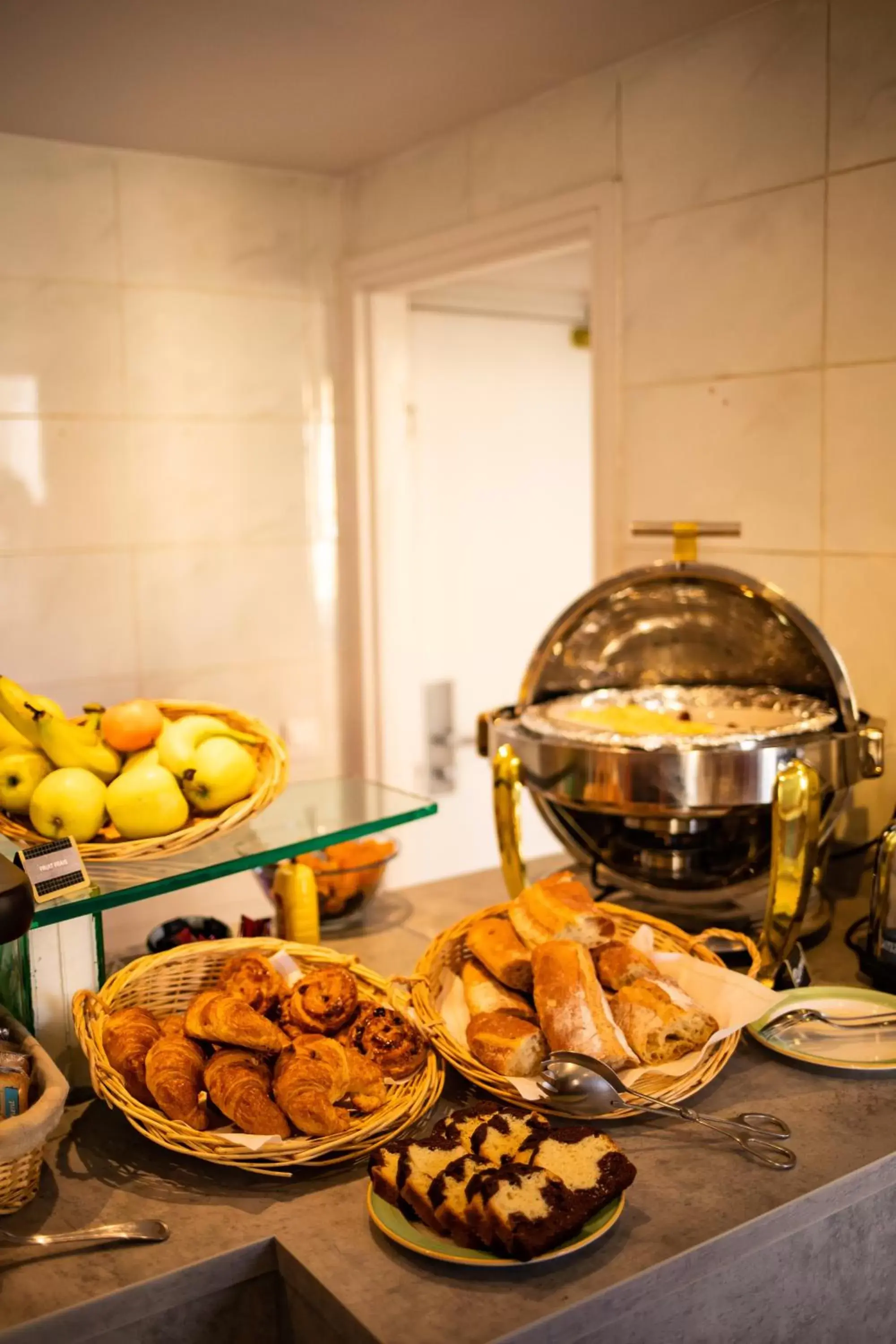 Buffet breakfast, Food in Best Western Alba