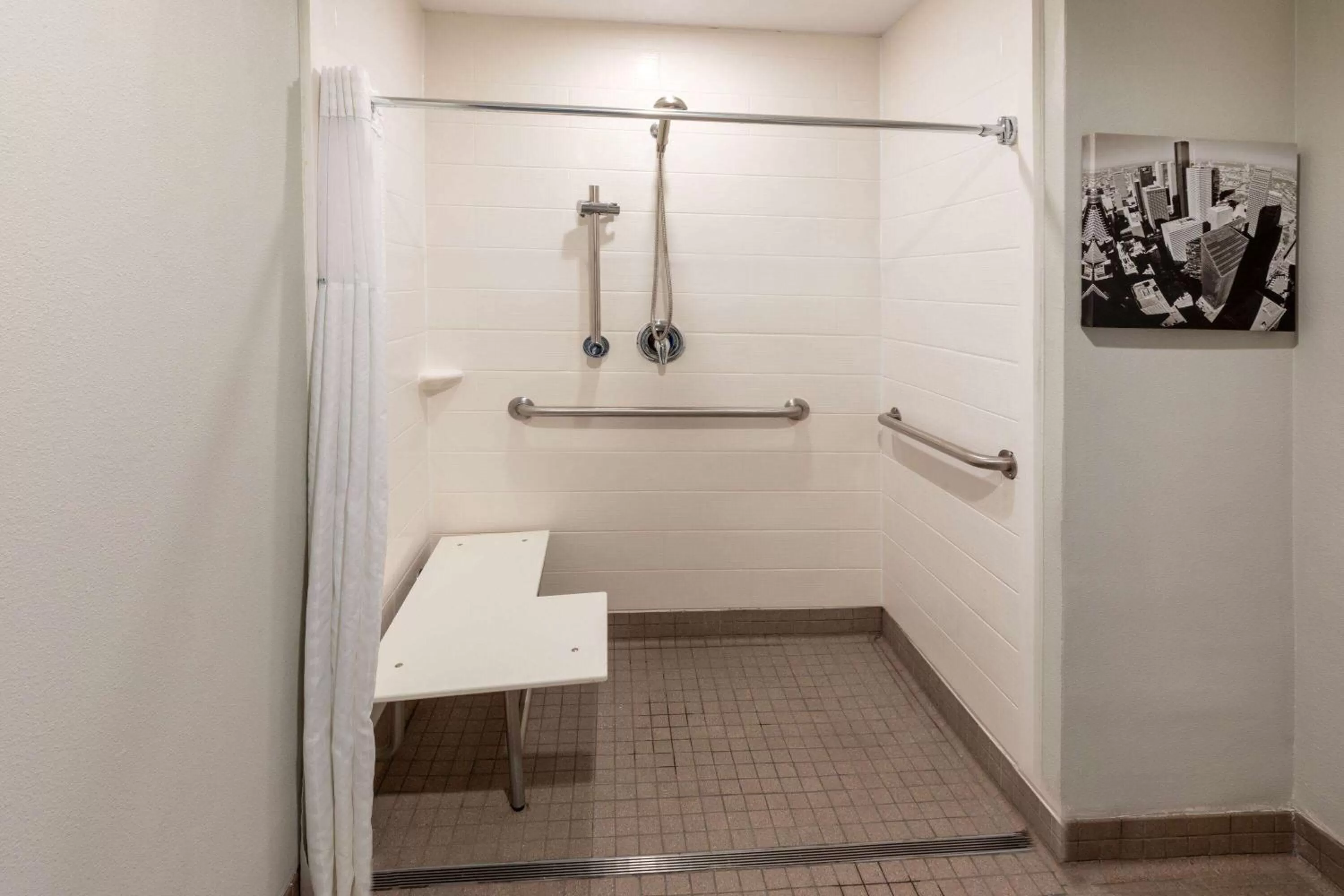 TV and multimedia in La Quinta by Wyndham Houston NW Brookhollow