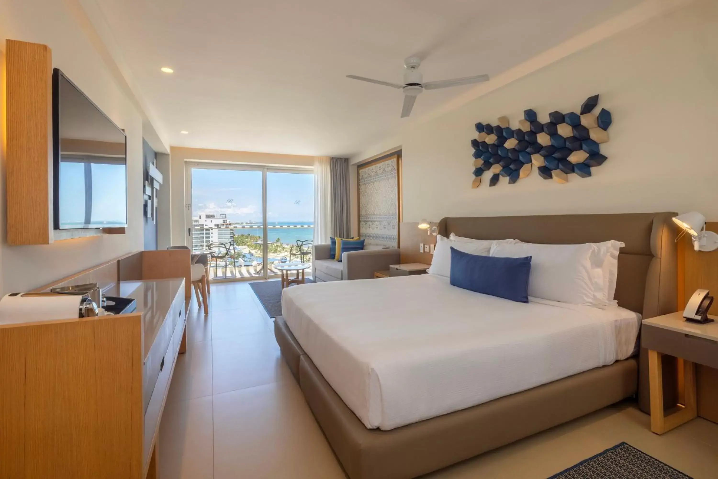 Bed in Royalton Splash Riviera Cancun, An Autograph Collection All-Inclusive Resort