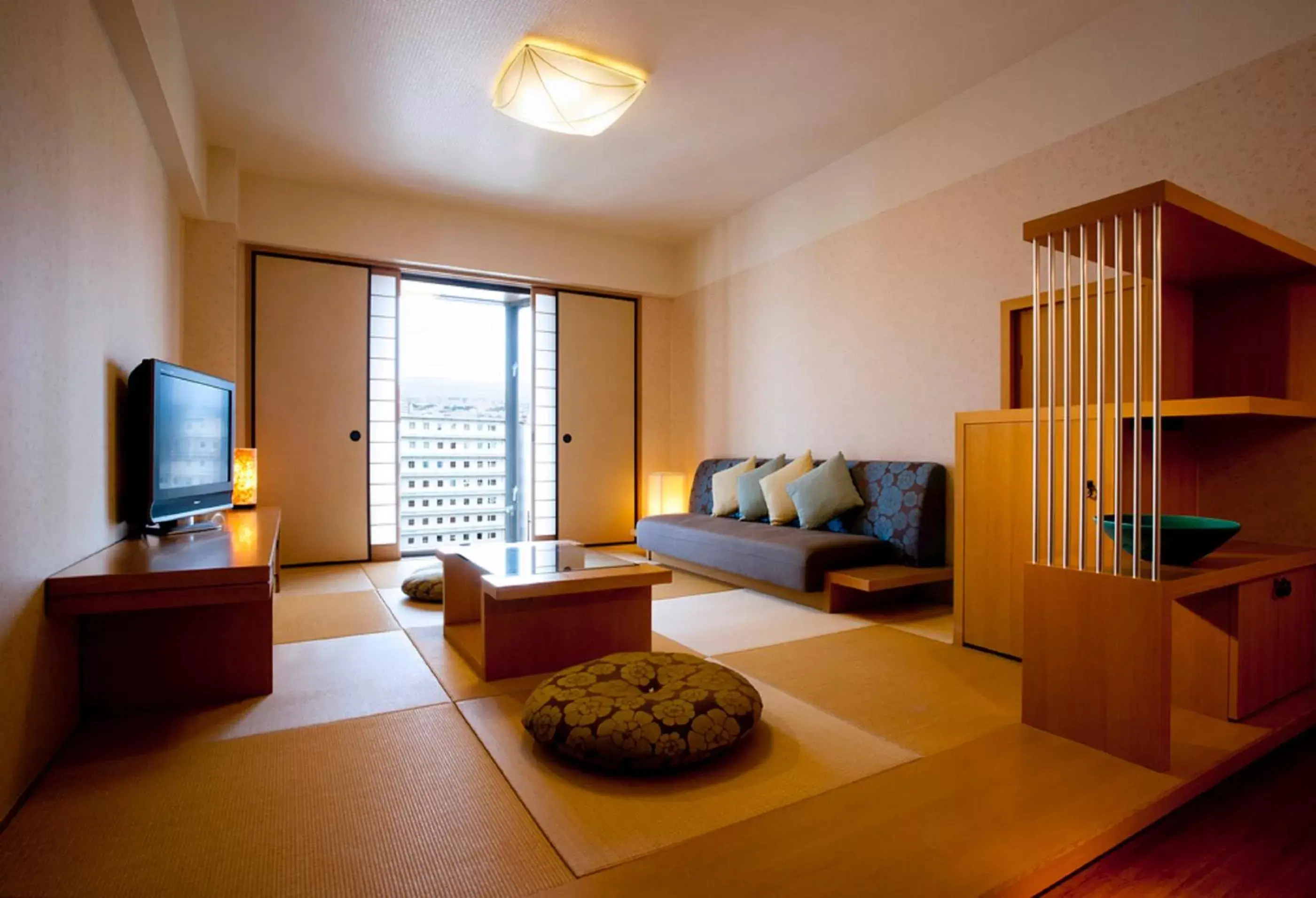 Photo of the whole room, Seating Area in RIHGA Royal Hotel Kyoto