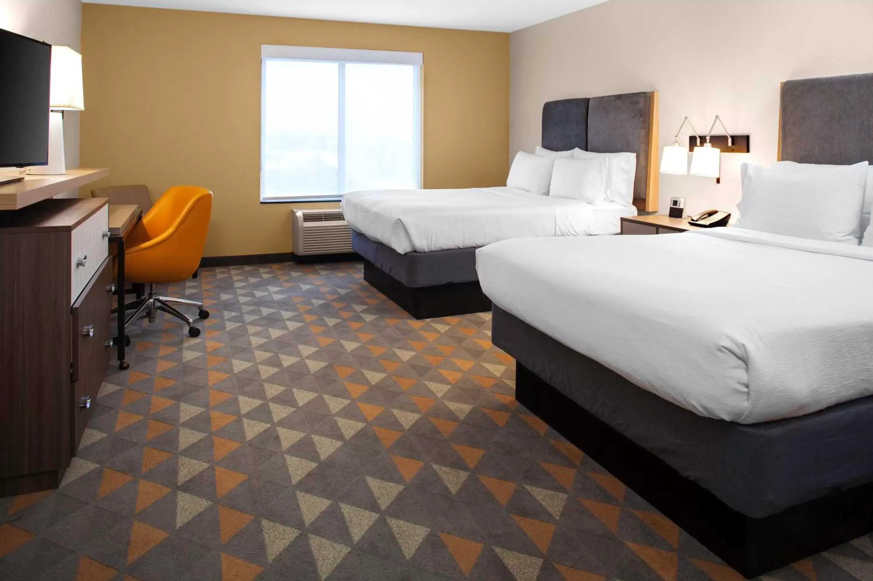 Photo of the whole room, Bed in Holiday Inn Hotel & Suites Lima, an IHG Hotel