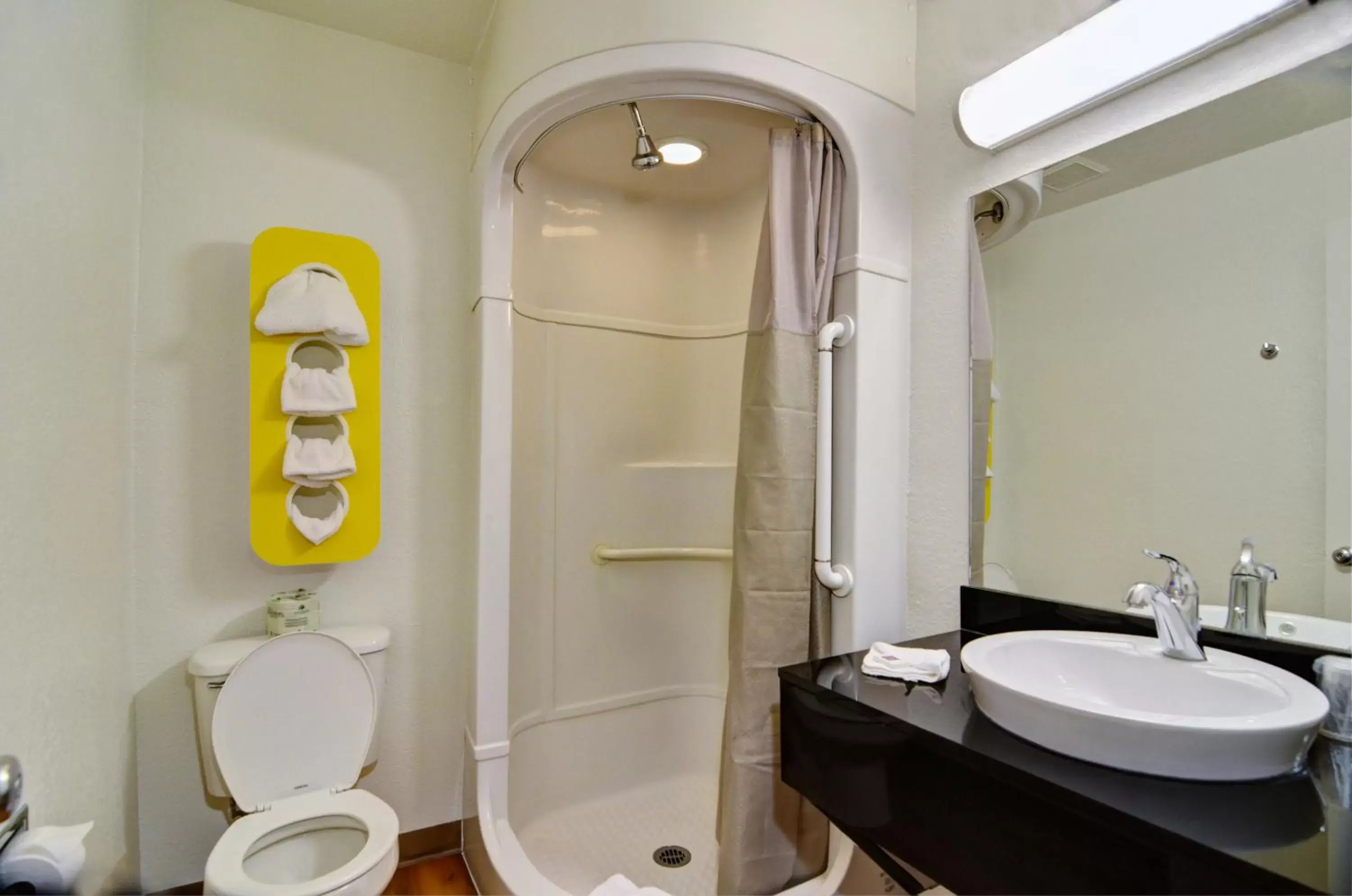 Toilet, Bathroom in Motel 6-Palm Springs, CA - East - Palm Canyon