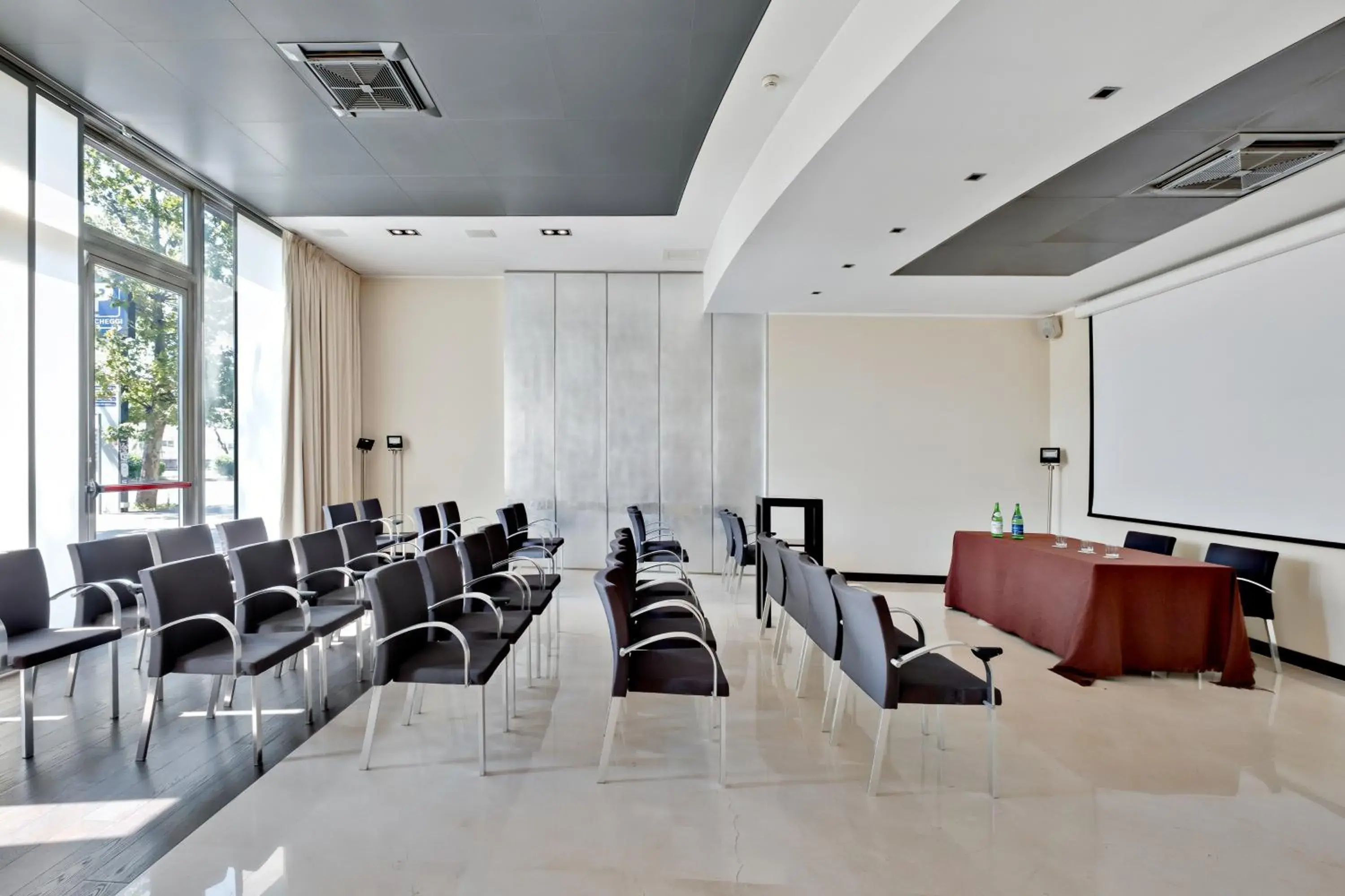 Meeting/conference room in Italiana Hotels Cosenza