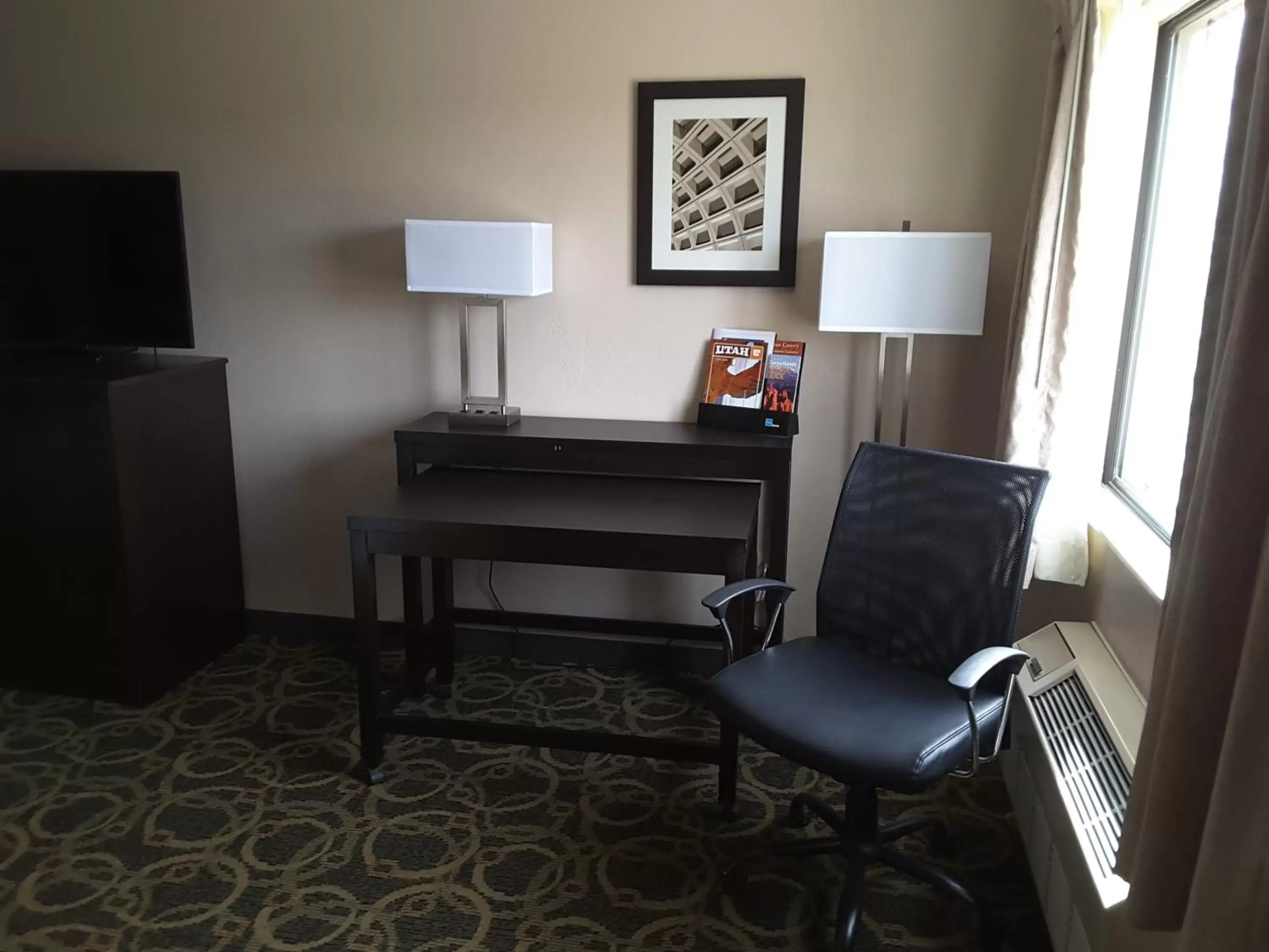 Seating area, TV/Entertainment Center in Inn at the Canyons