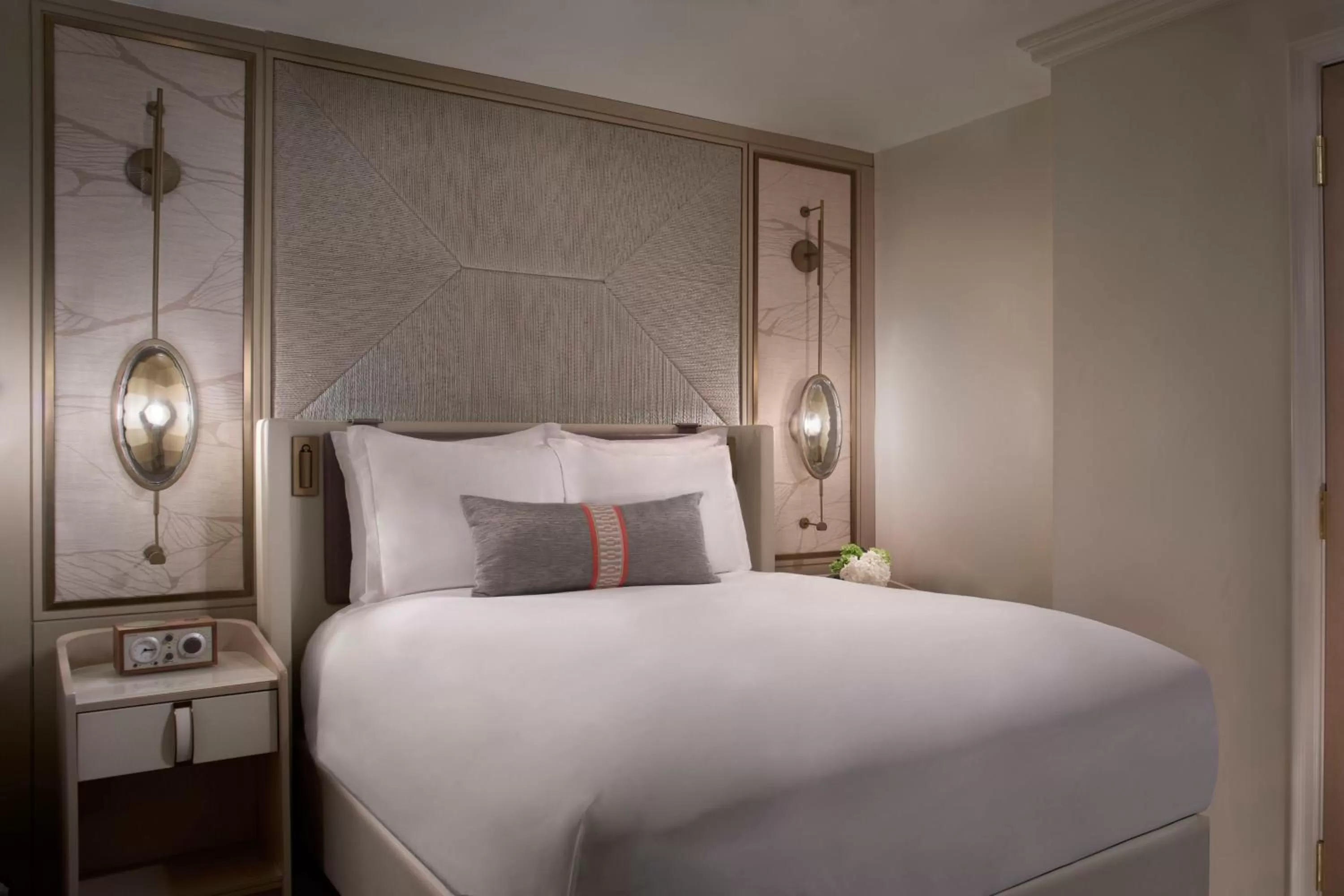 Photo of the whole room, Bed in The Ritz-Carlton Naples