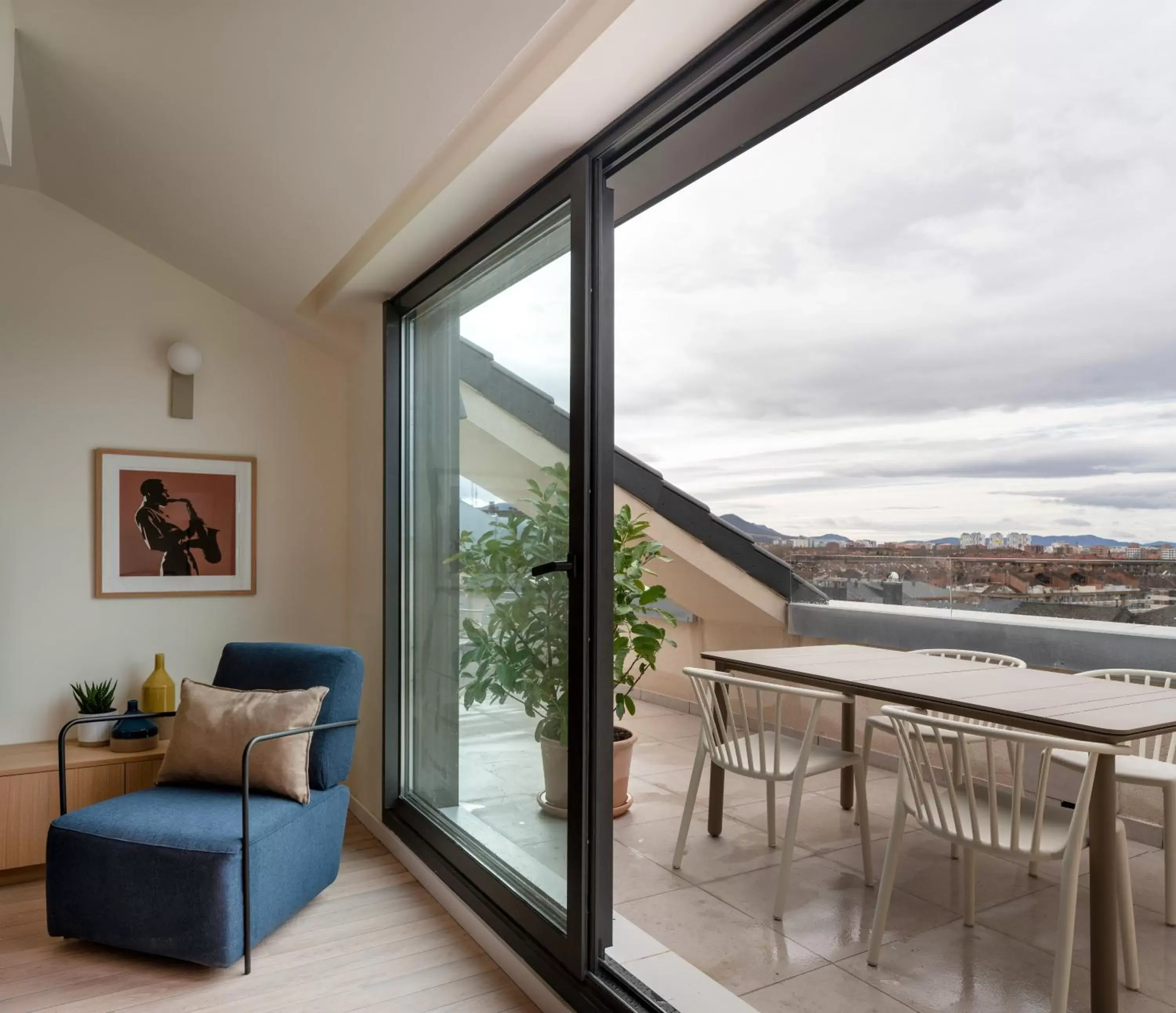 Balcony/Terrace in Apartahotel Líbere Vitoria