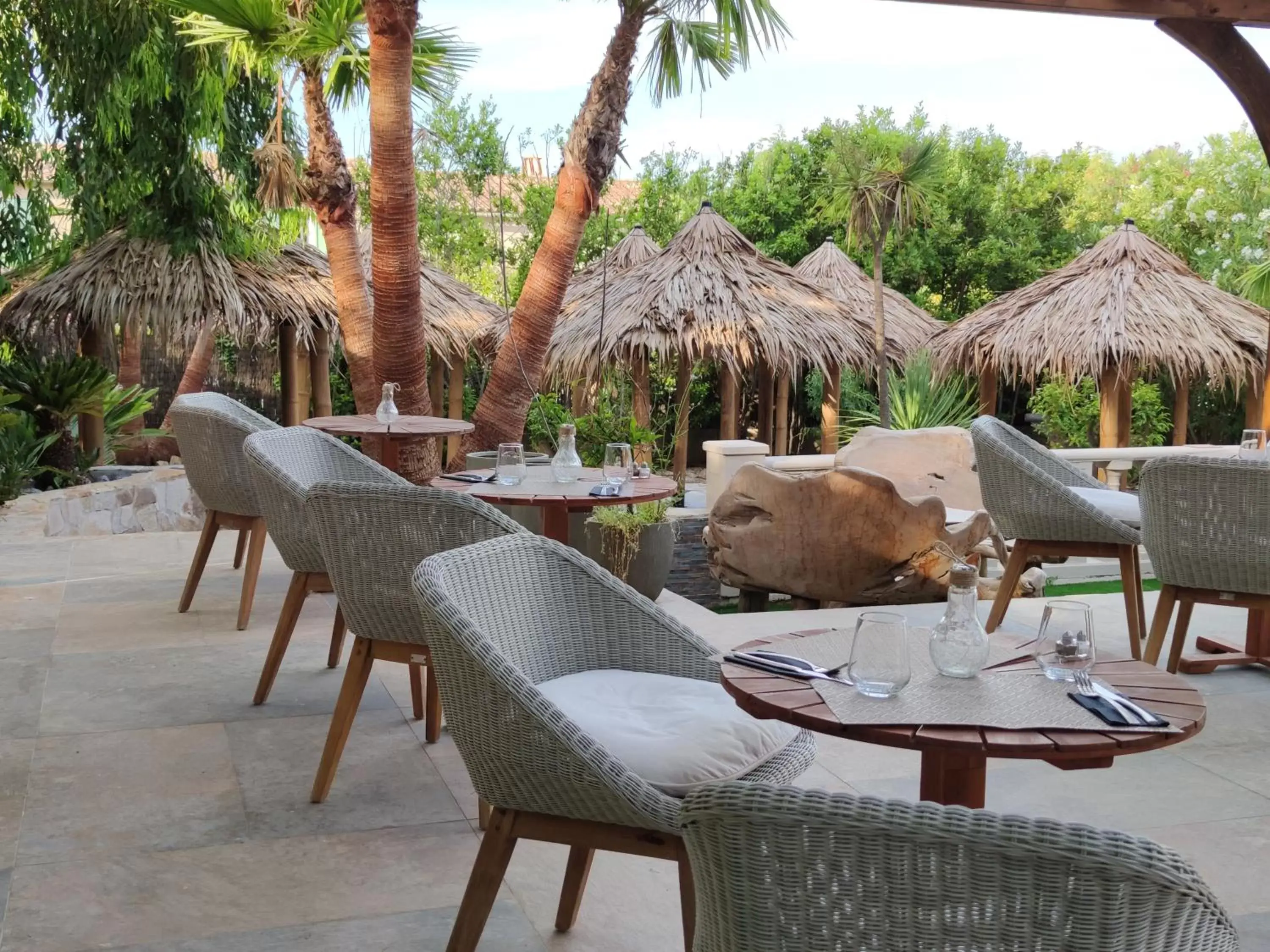 Patio, Restaurant/Places to Eat in La Villa Dune, Hôtel & Spa Nuxe