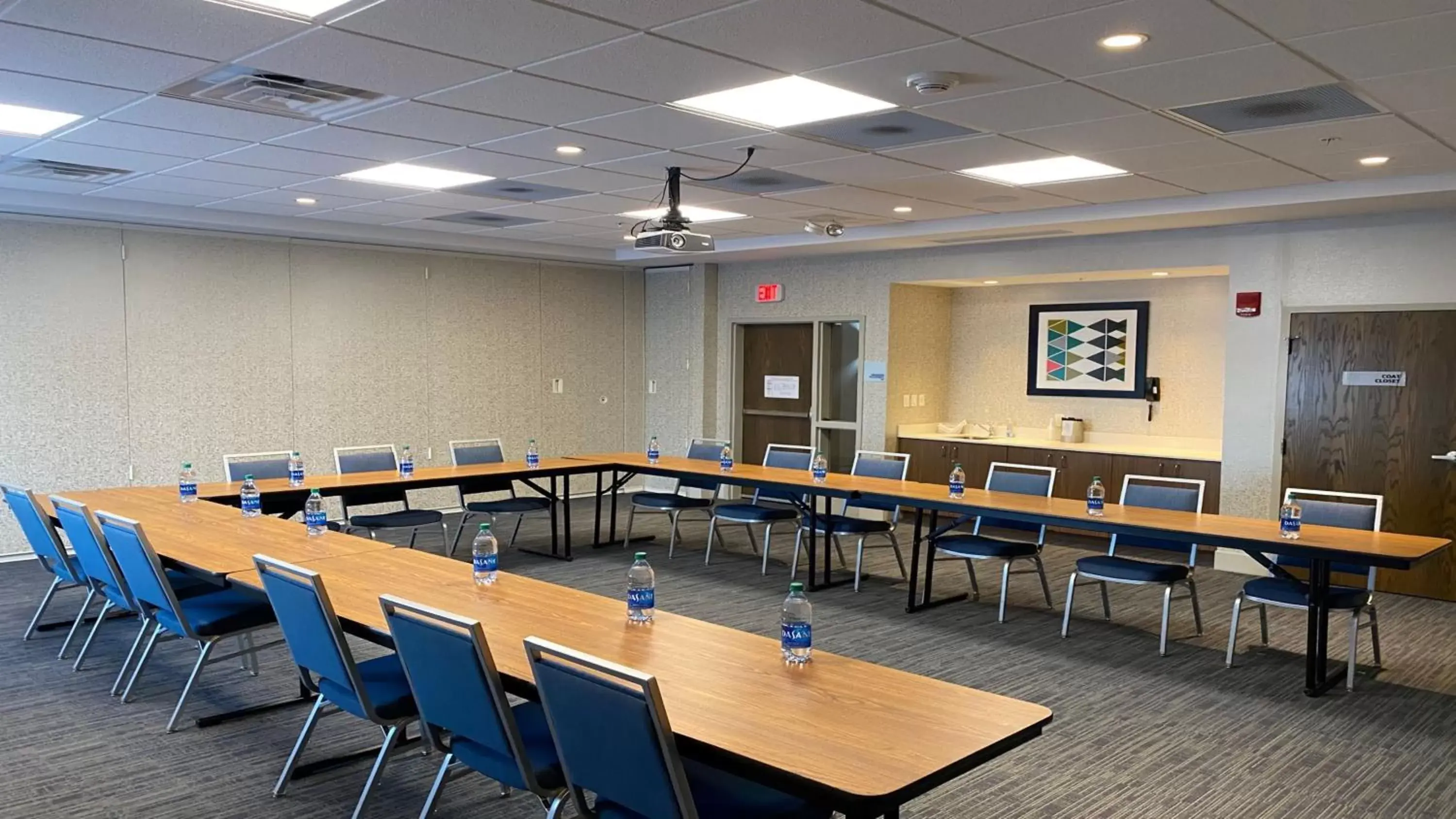 Meeting/conference room in Holiday Inn Express & Suites Toledo South - Perrysburg, an IHG Hotel