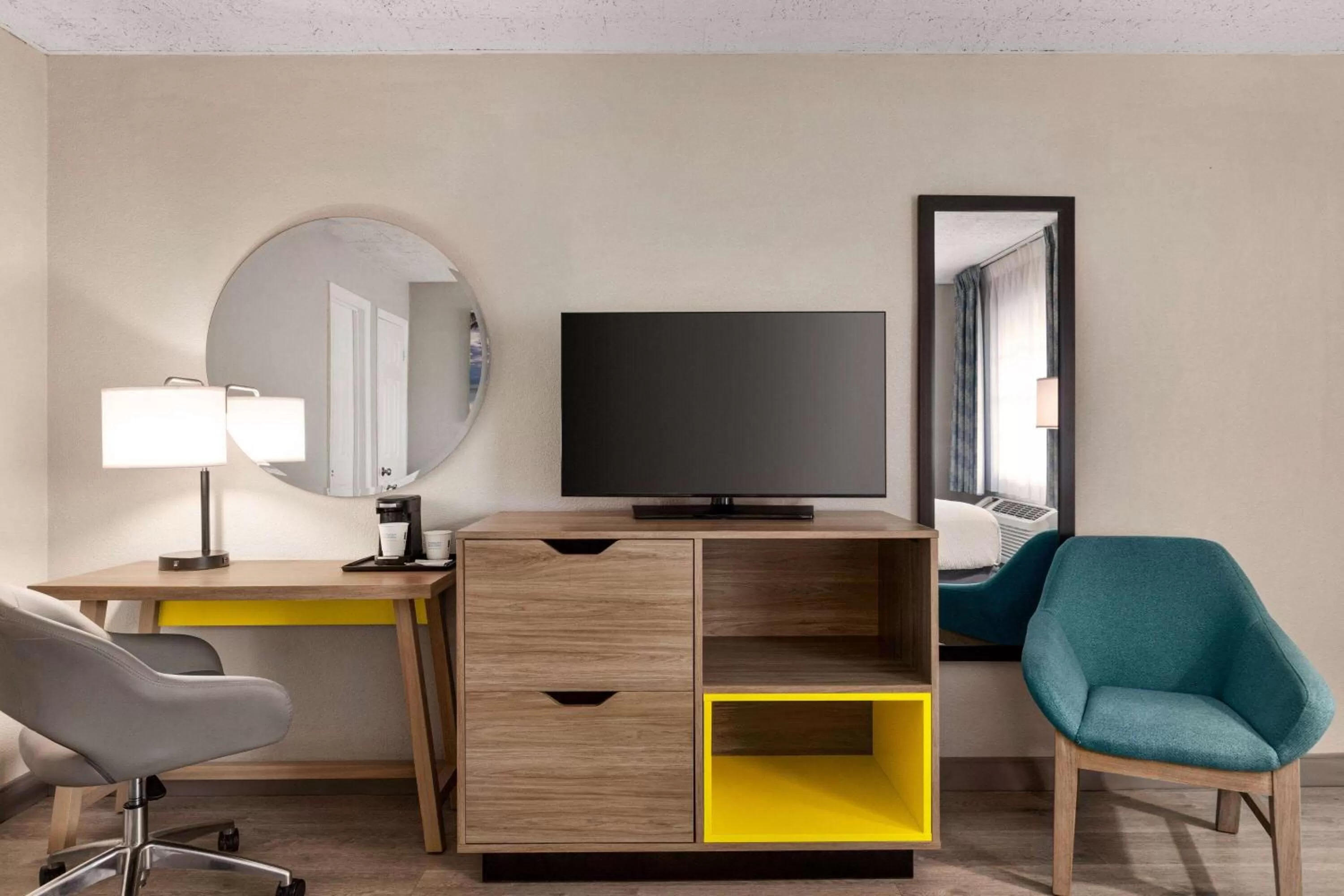 Photo of the whole room in Days Inn by Wyndham Miami Airport North