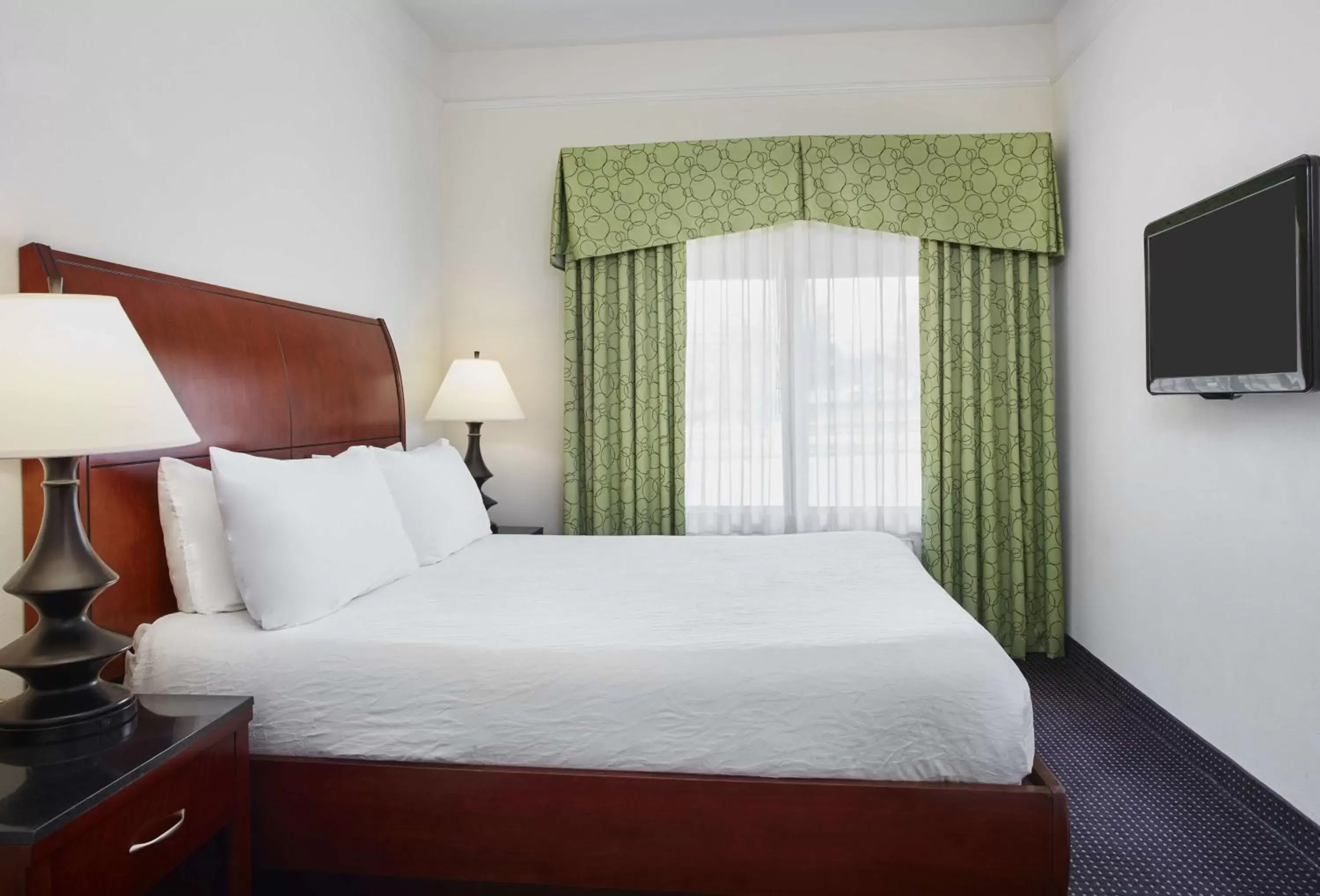 Bed in Hilton Garden Inn Rockville - Gaithersburg