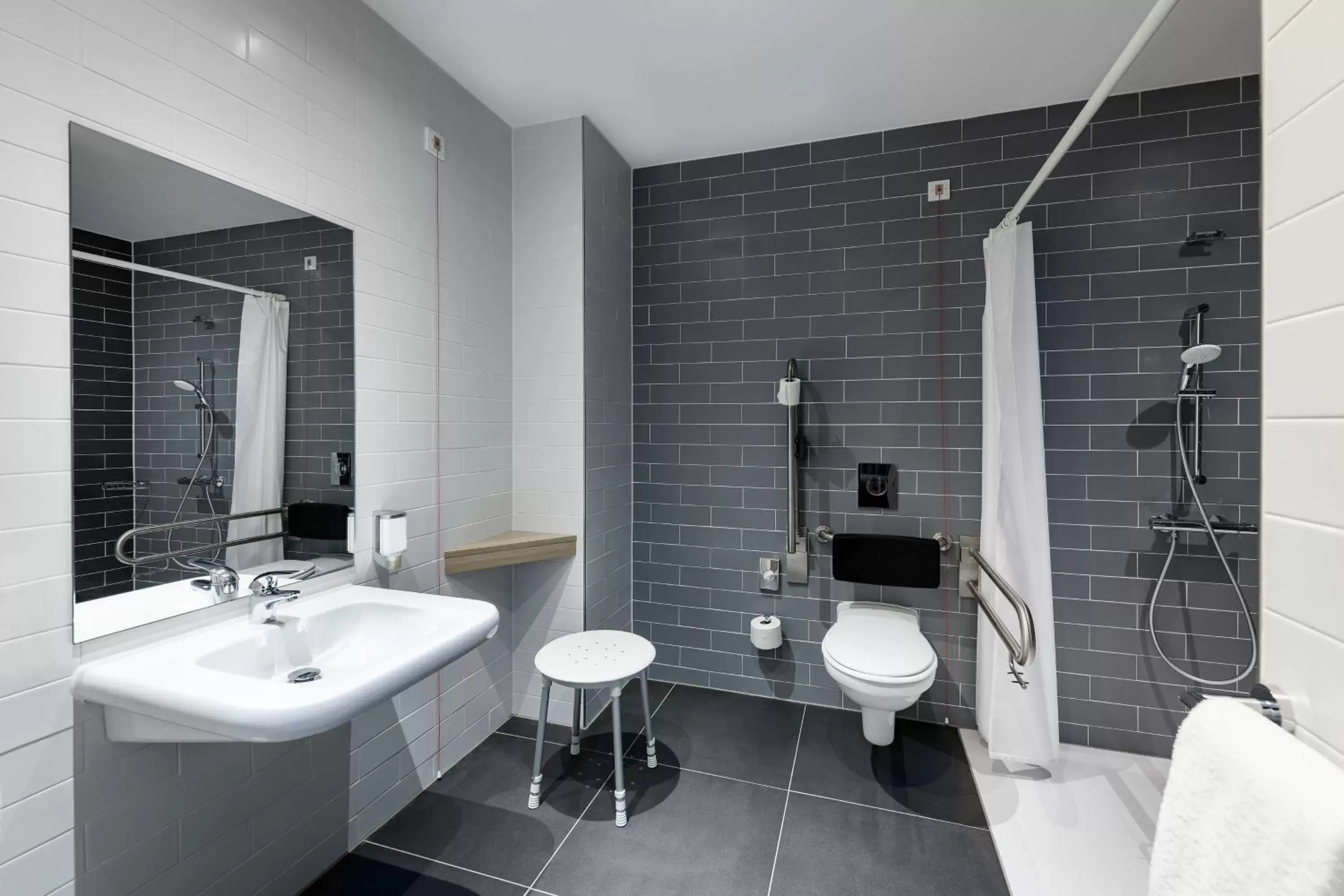 Photo of the whole room, Bathroom in Holiday Inn Express - Regensburg, an IHG Hotel