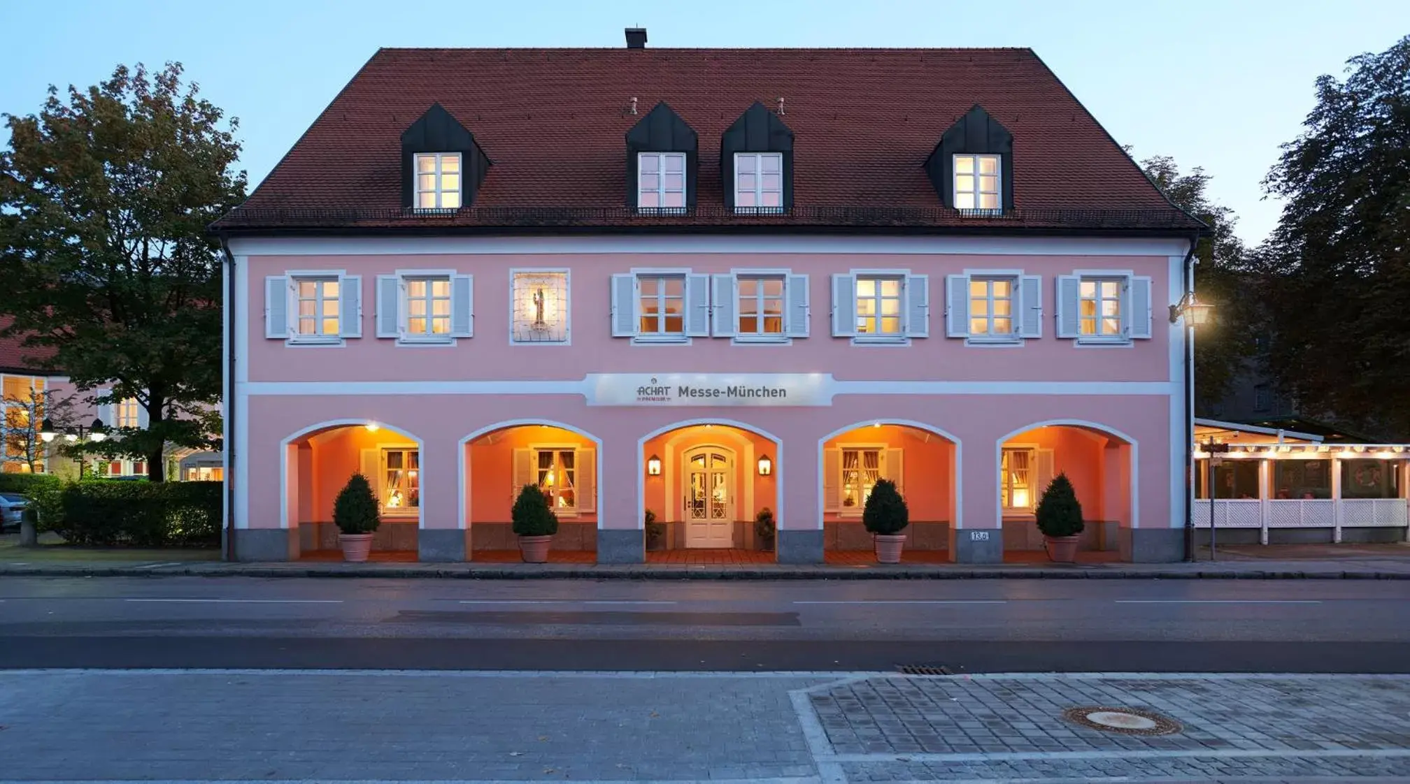 Property Building in ACHAT Hotel SchreiberHof Aschheim