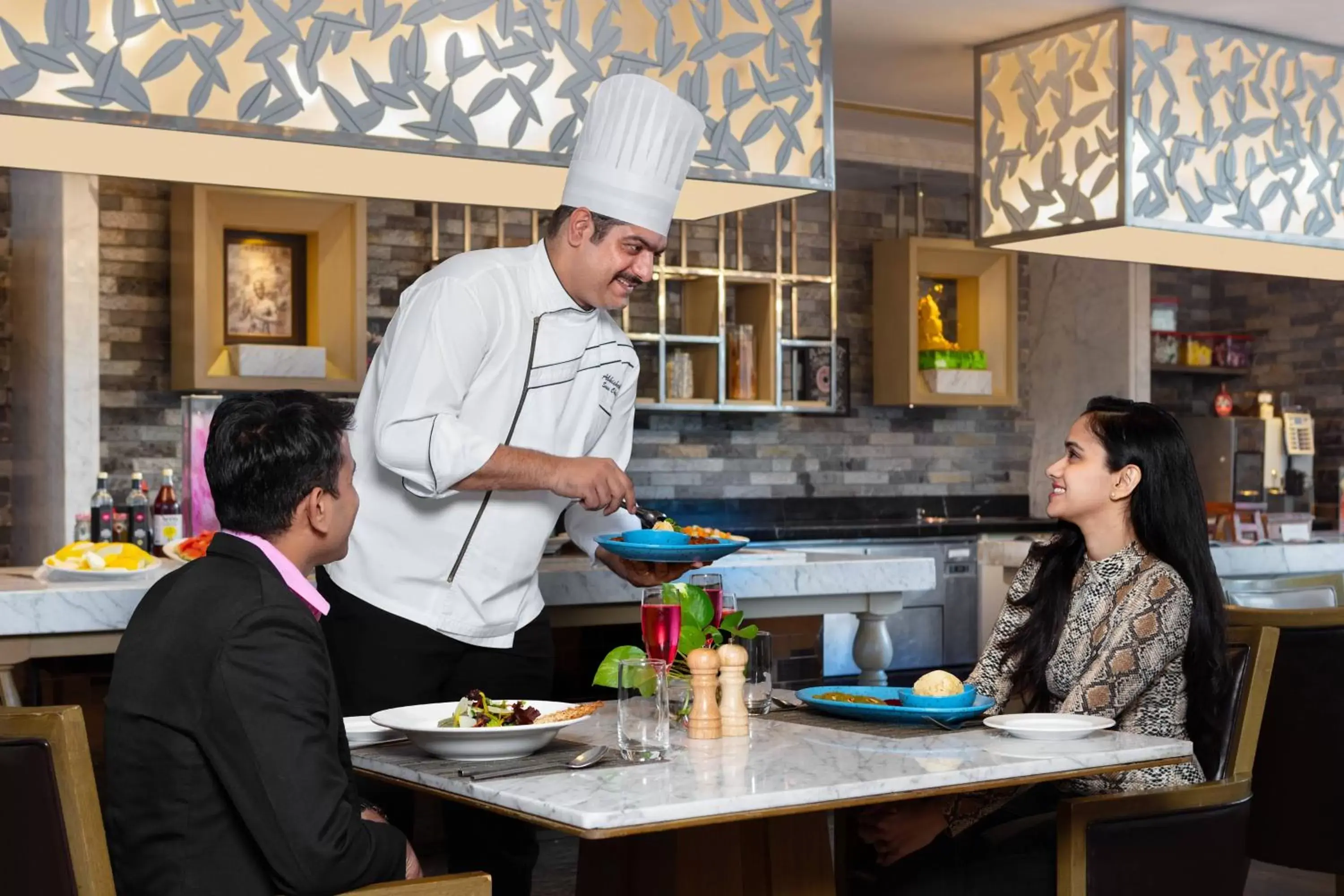 Restaurant/places to eat in Courtyard by Marriott Agra