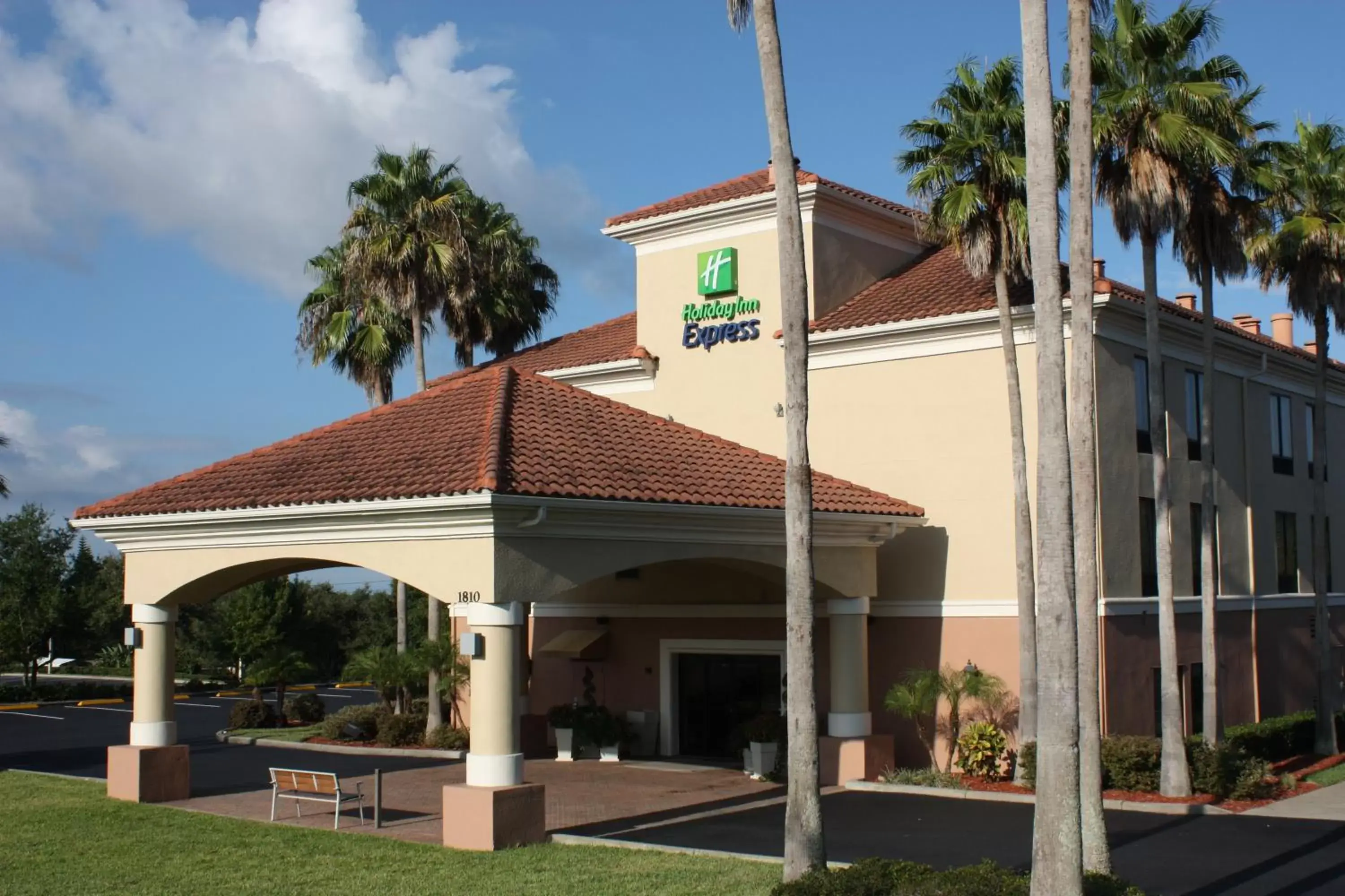 Property Building in Holiday Inn Express - Clermont, an IHG Hotel