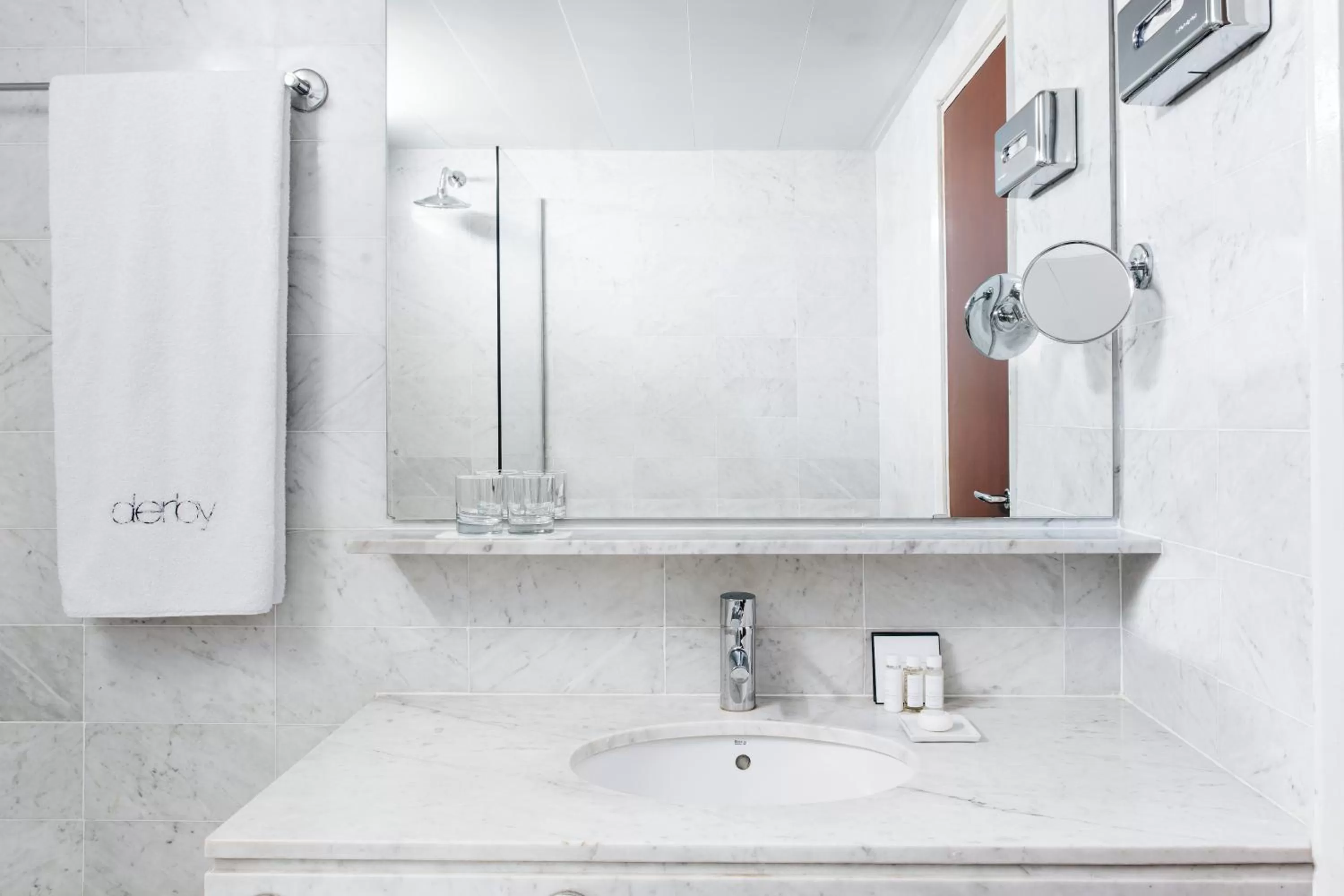 Bathroom in Hotel Derby