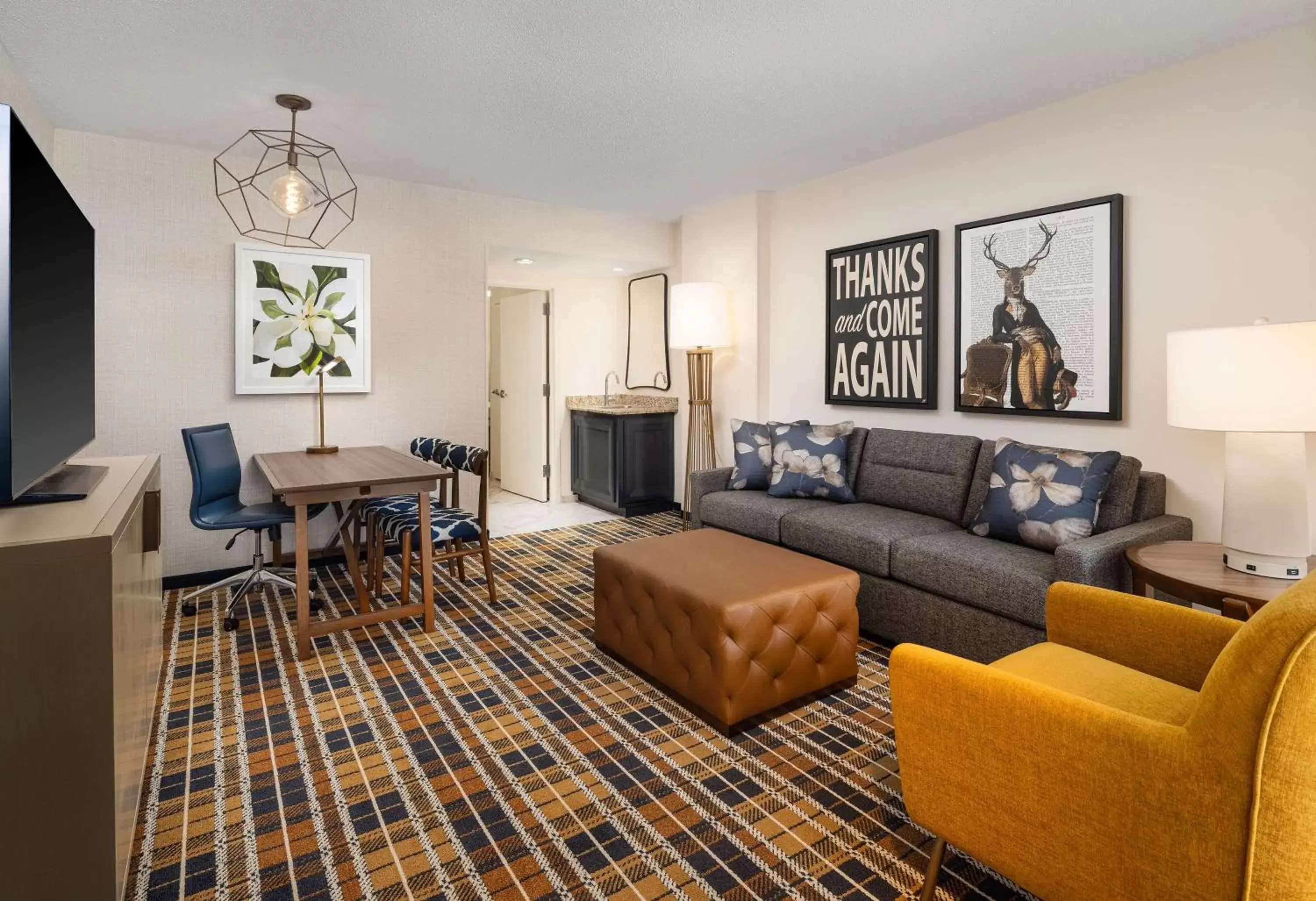 Bedroom, Seating Area in Embassy Suites by Hilton Atlanta Buckhead
