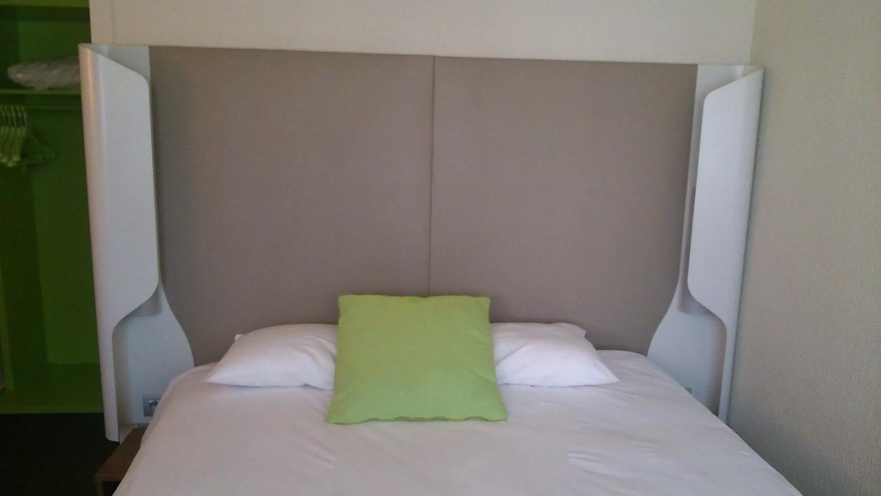 Bed in Hotel Campanile Besançon Nord Ecole Valentin