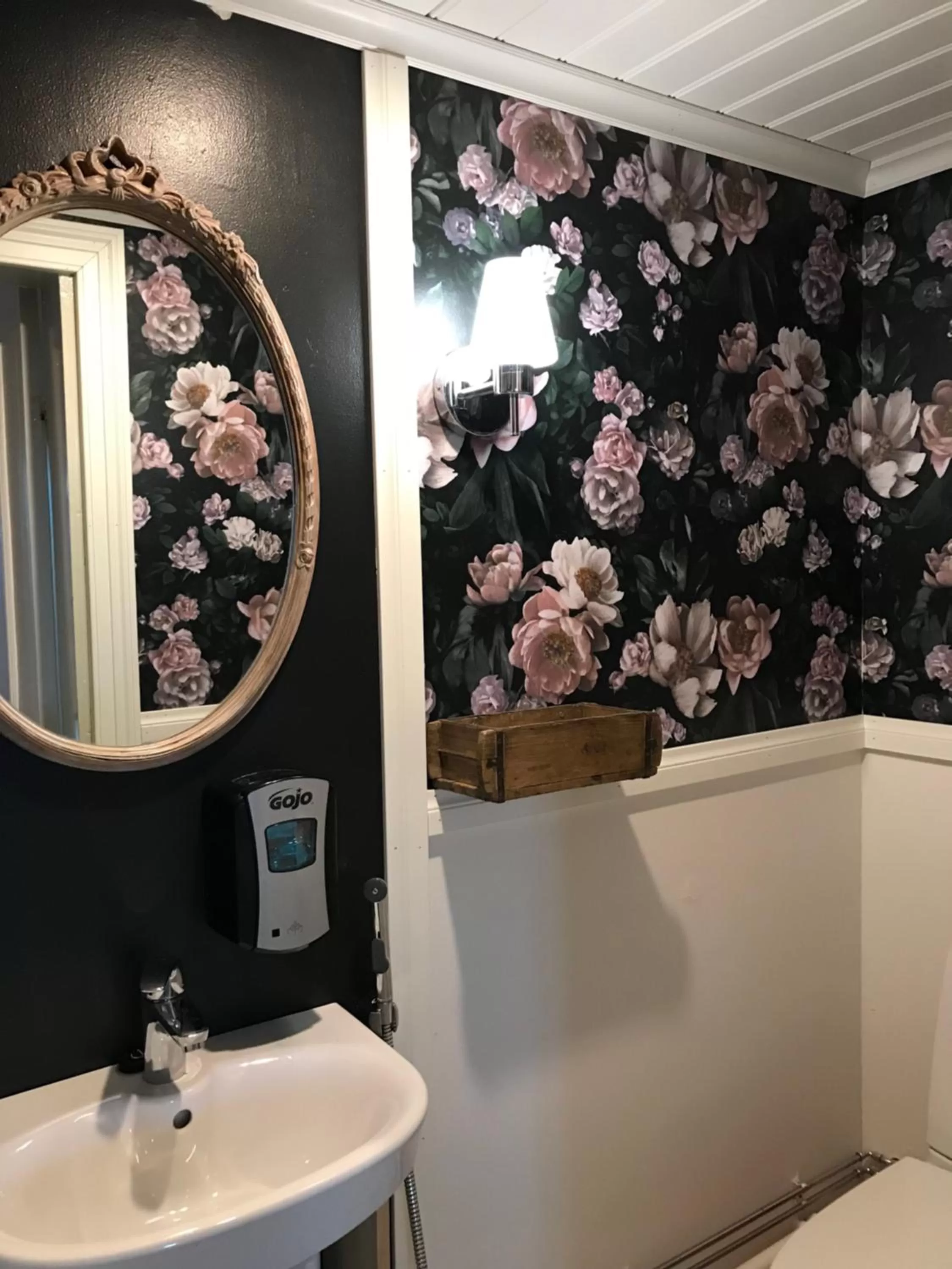 Toilet in Vanha pappila Hetki Oy