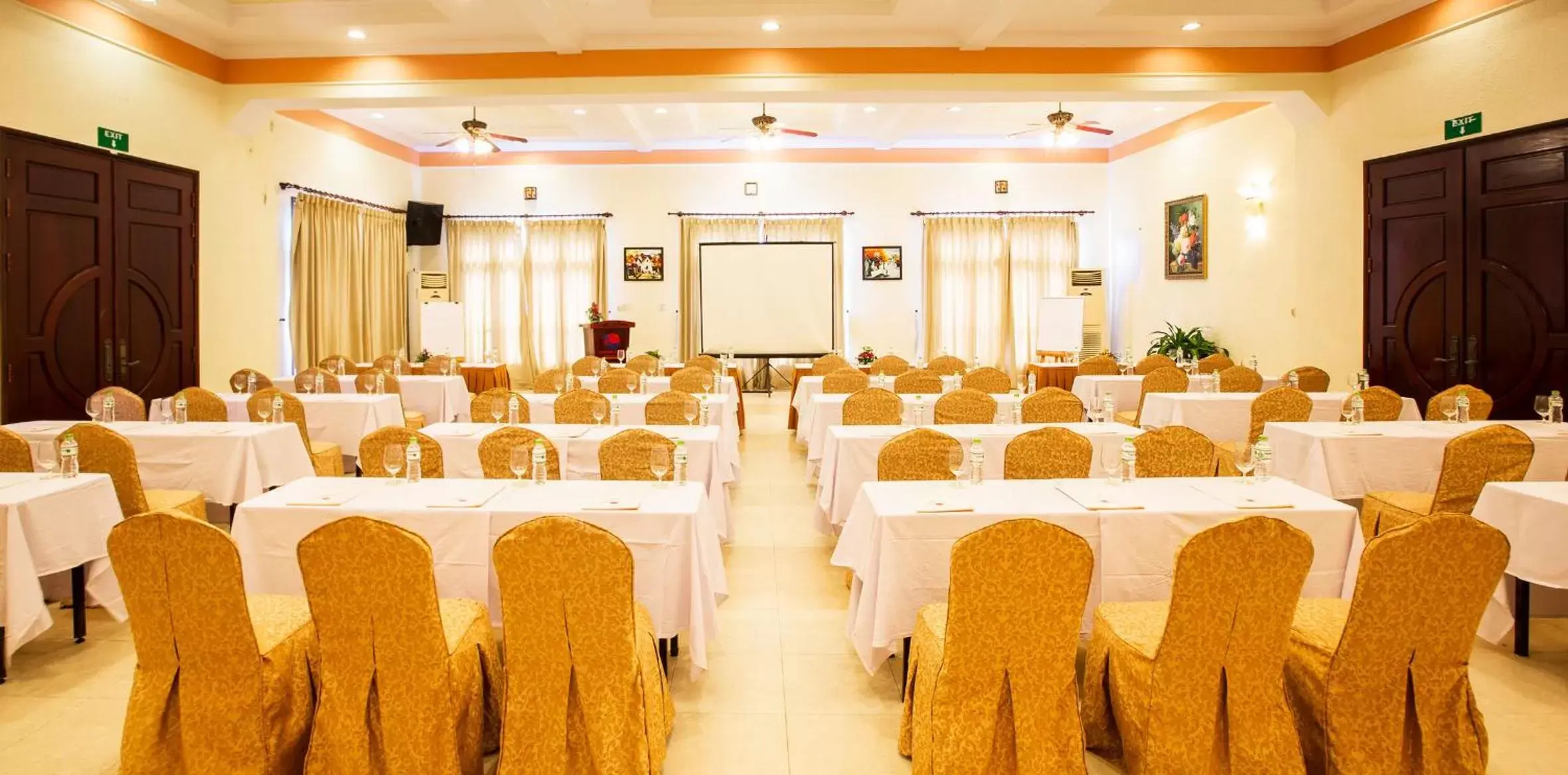 Banquet/Function facilities, Banquet Facilities in Golden Coast Resort & Spa