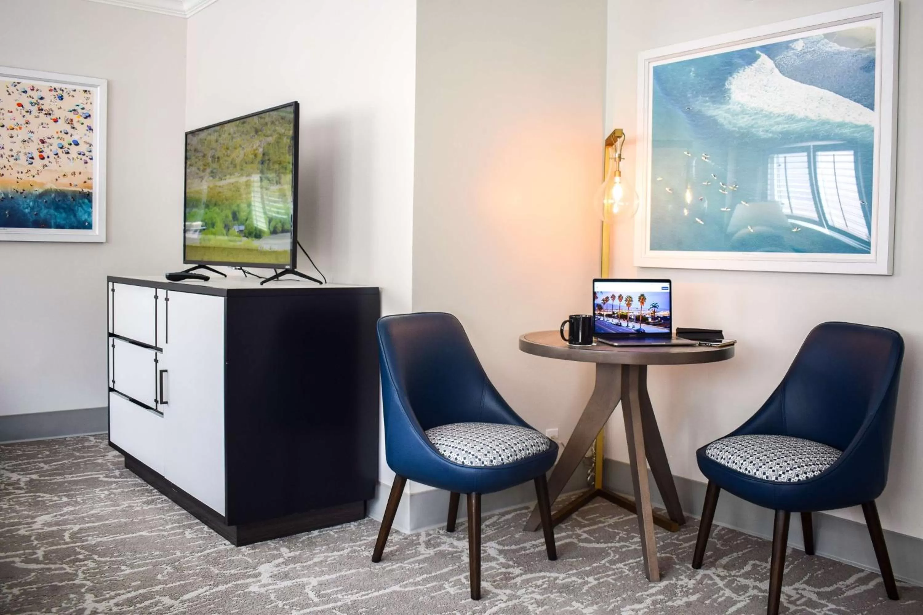 Photo of the whole room in Beachside Inn