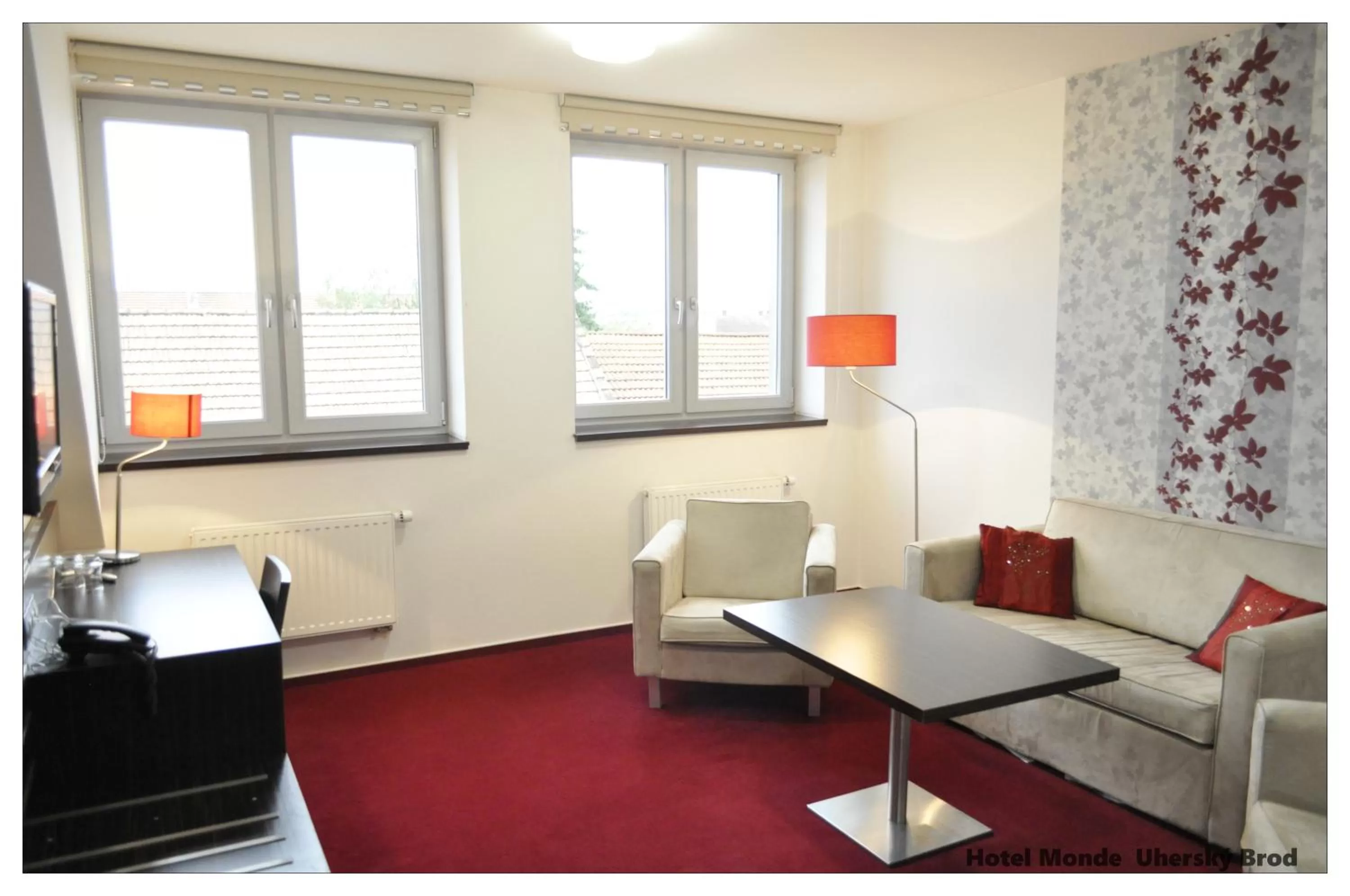 Seating area in Hotel Monde