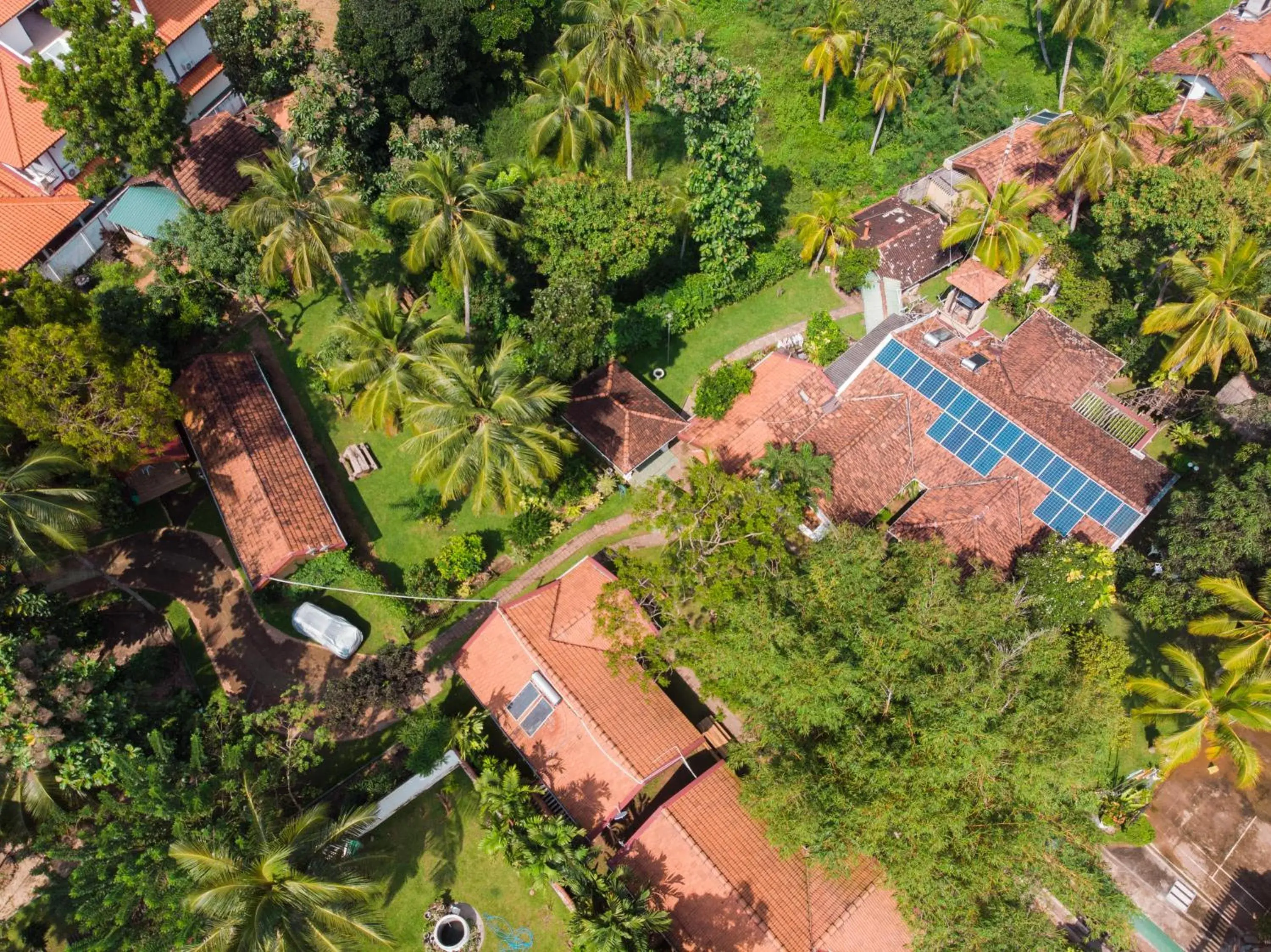 Bird's eye view, Bird's-eye View in Villa Shade