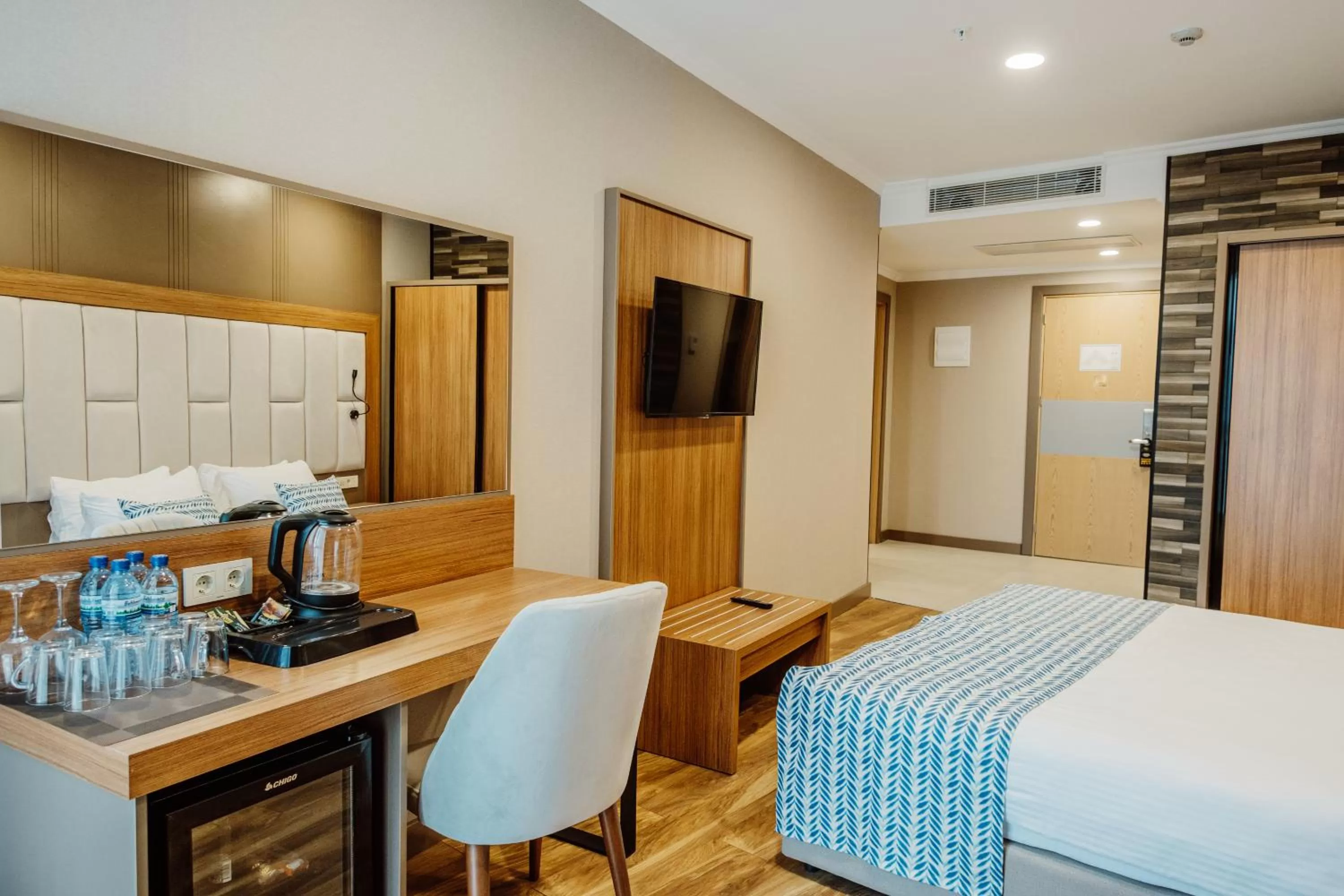 Photo of the whole room, Bed in King Solomon Batumi Hotel