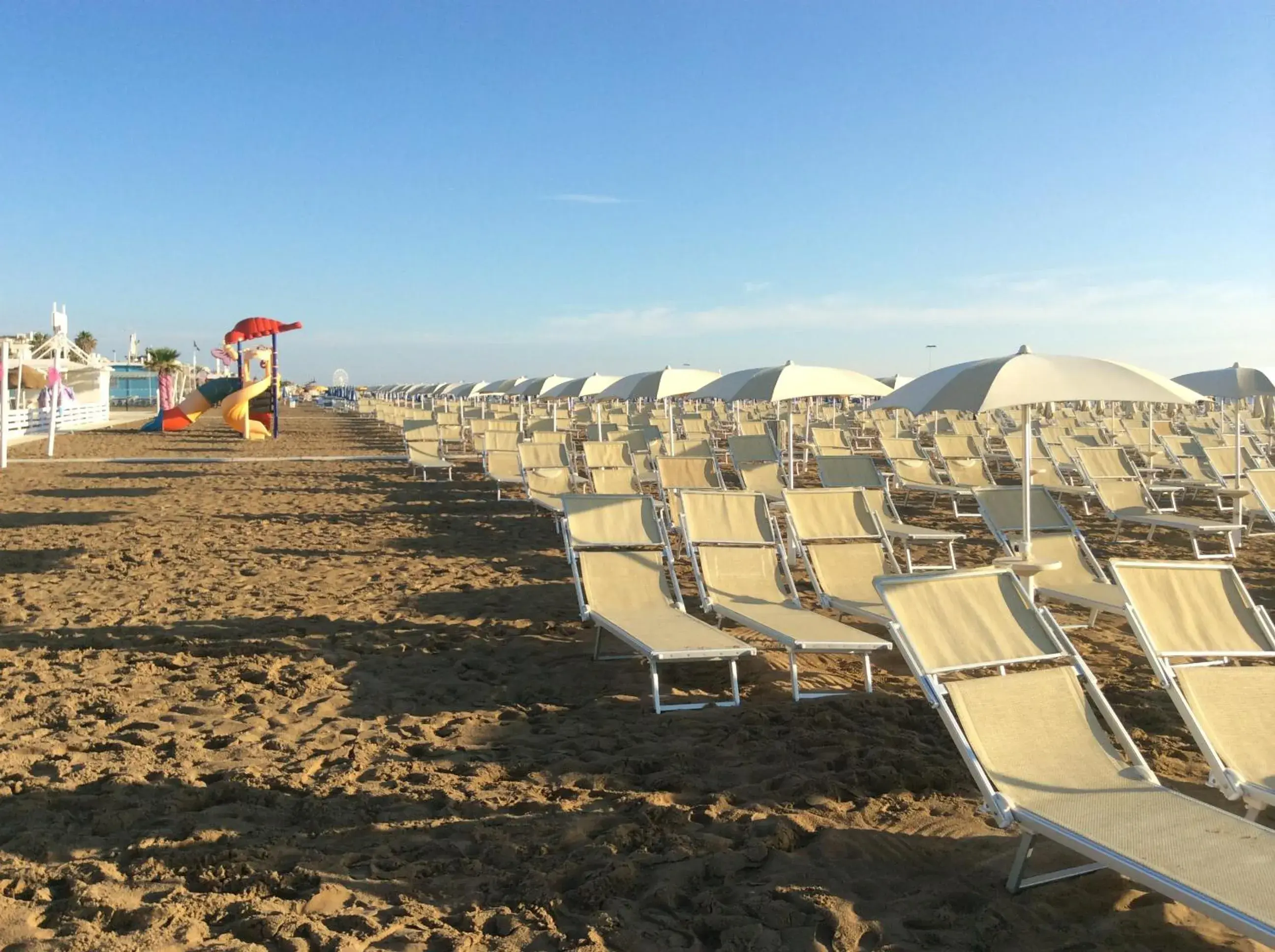 Beach in Hotel Sunset