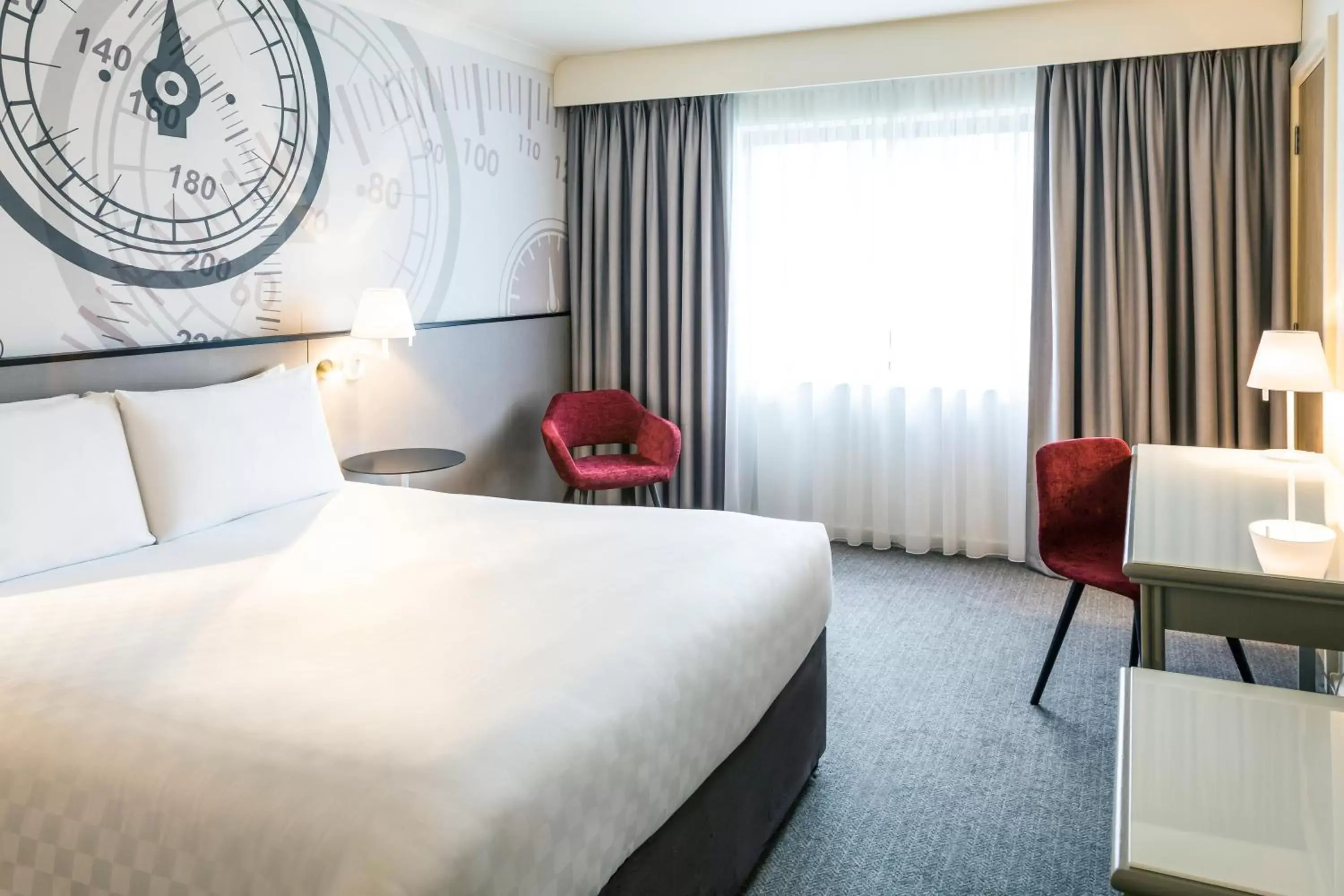 Bedroom in Mercure Dartford Brands Hatch Hotel & Spa