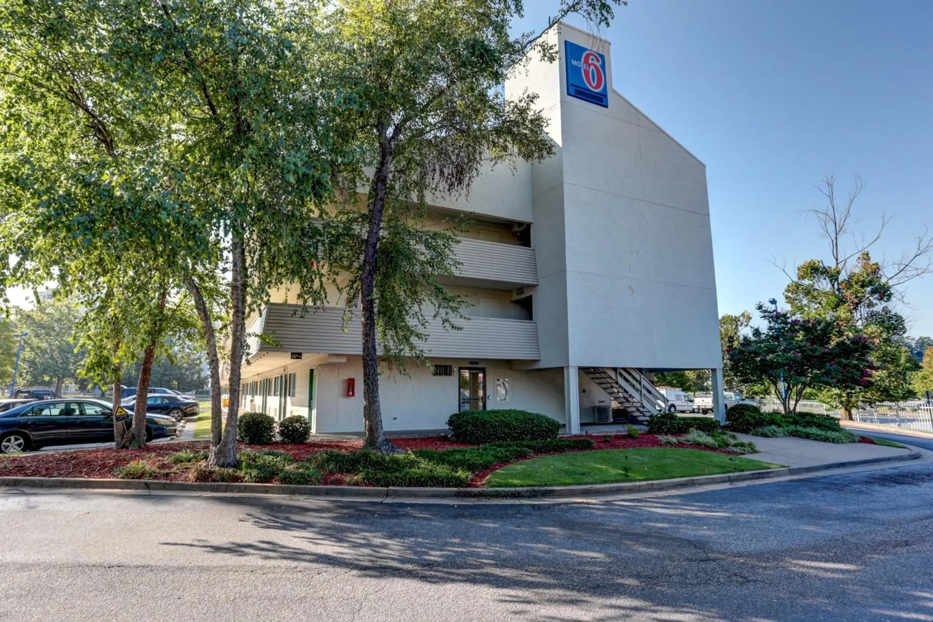 Facade/entrance, Property Building in Motel 6-Memphis, TN - Downtown