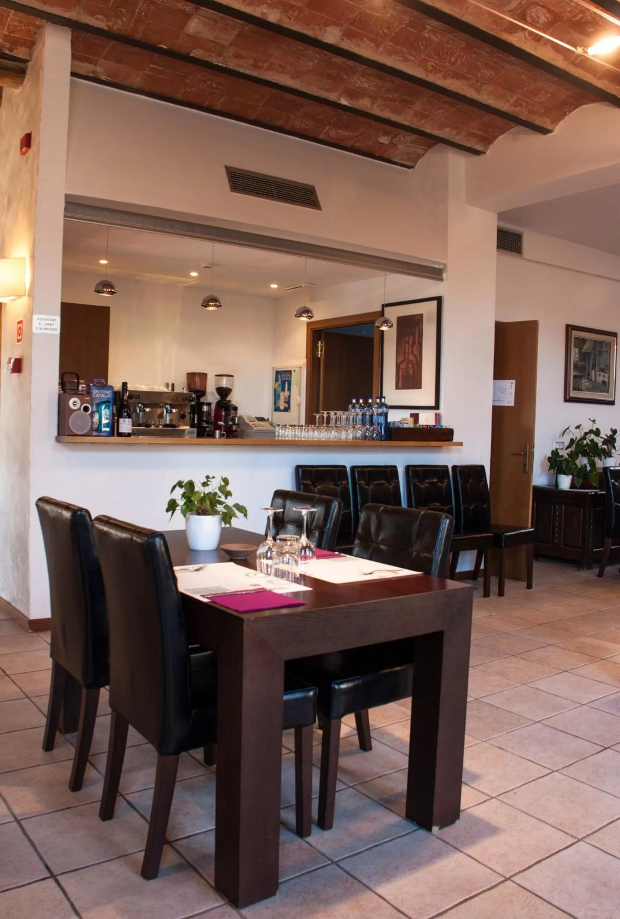 Restaurant/places to eat in Hotel Moli De La Torre