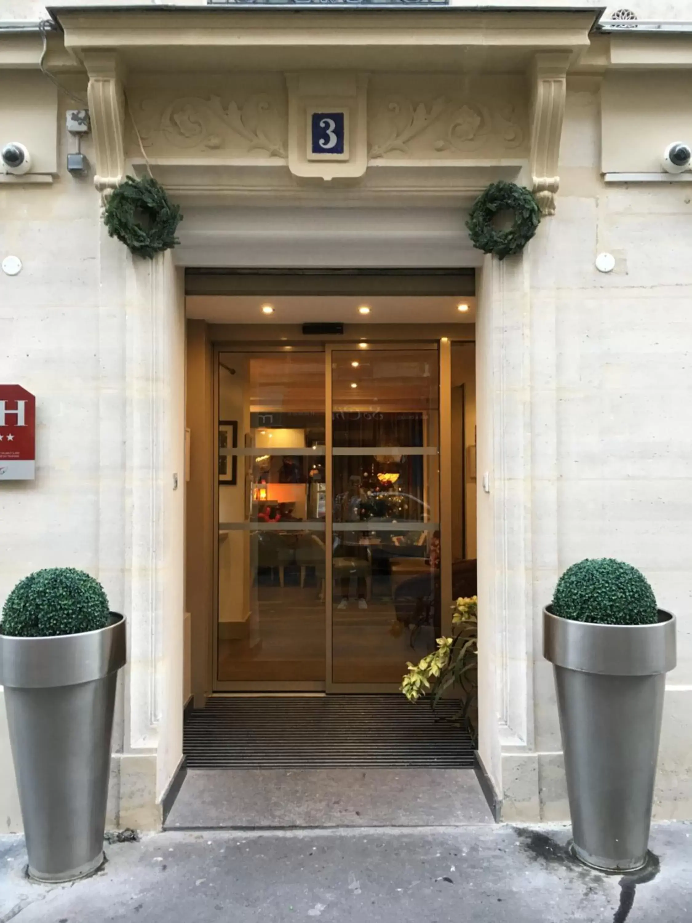 Facade/entrance in Hôtel Mayet
