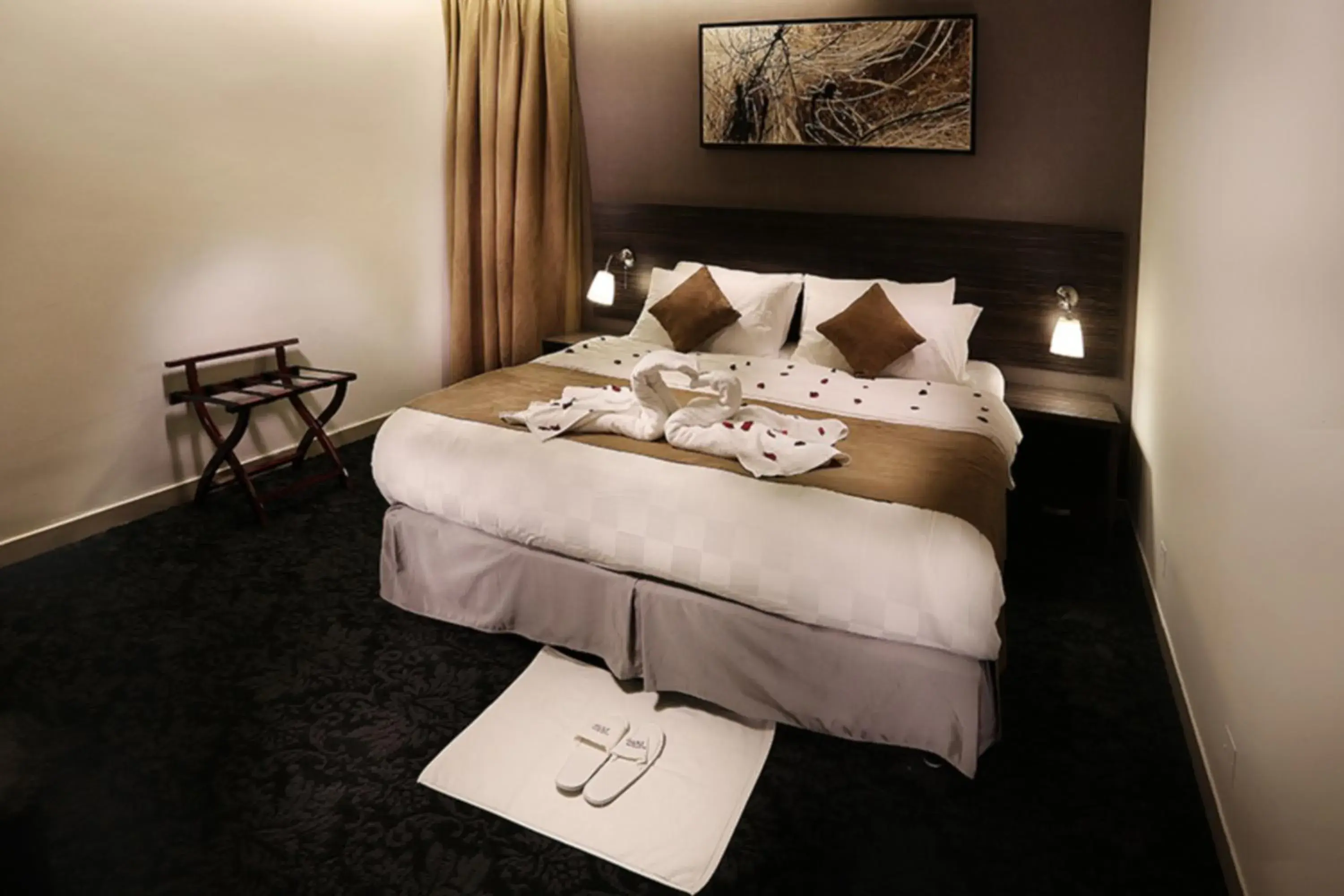 Bedroom, Bed in Watheer Hotel Suite