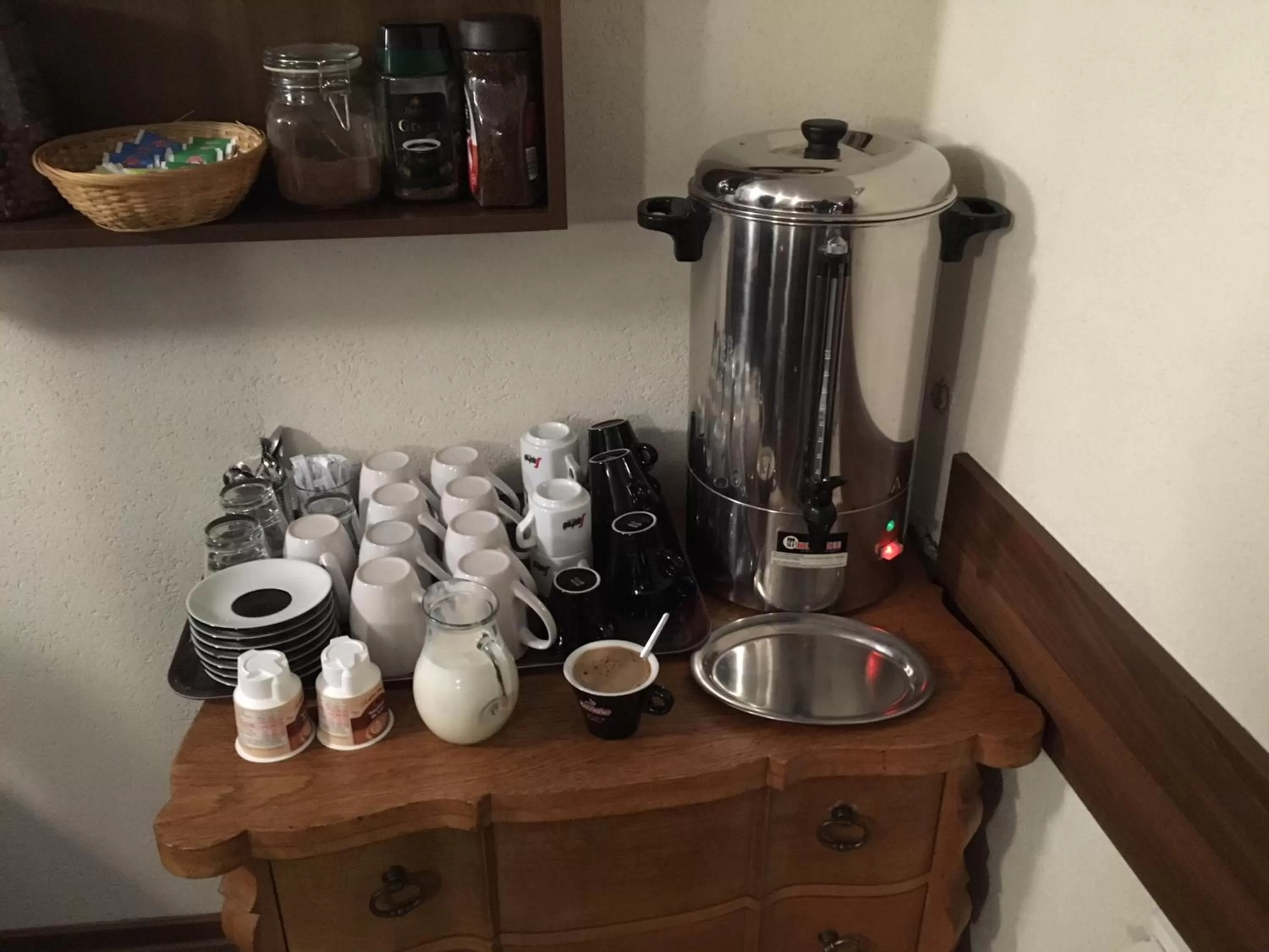 Breakfast, Coffee/Tea Facilities in Spa & Pool Apartment Hotel - Restaurant VILLA IVICA