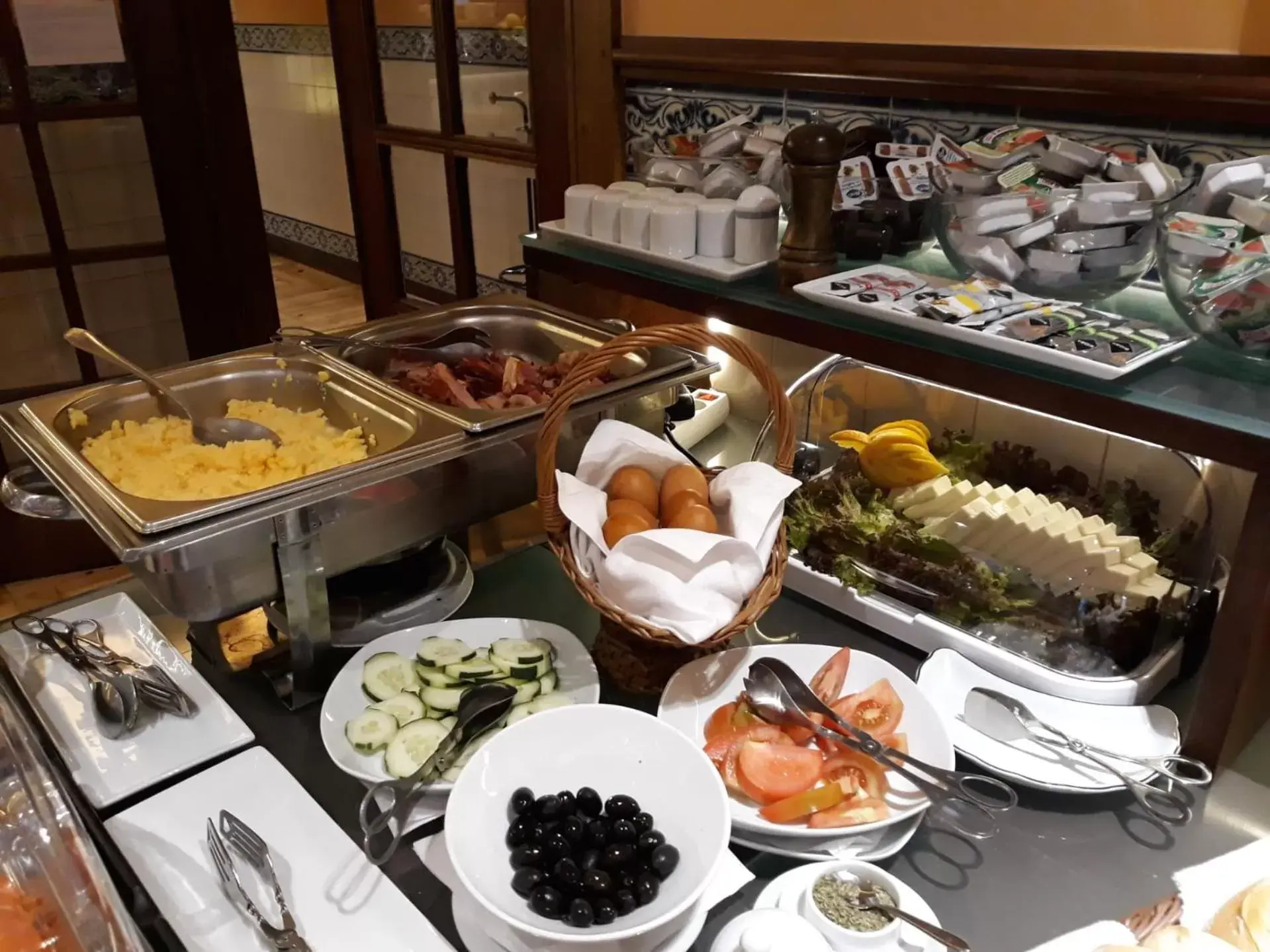 Continental breakfast in Hotel Internacional Porto