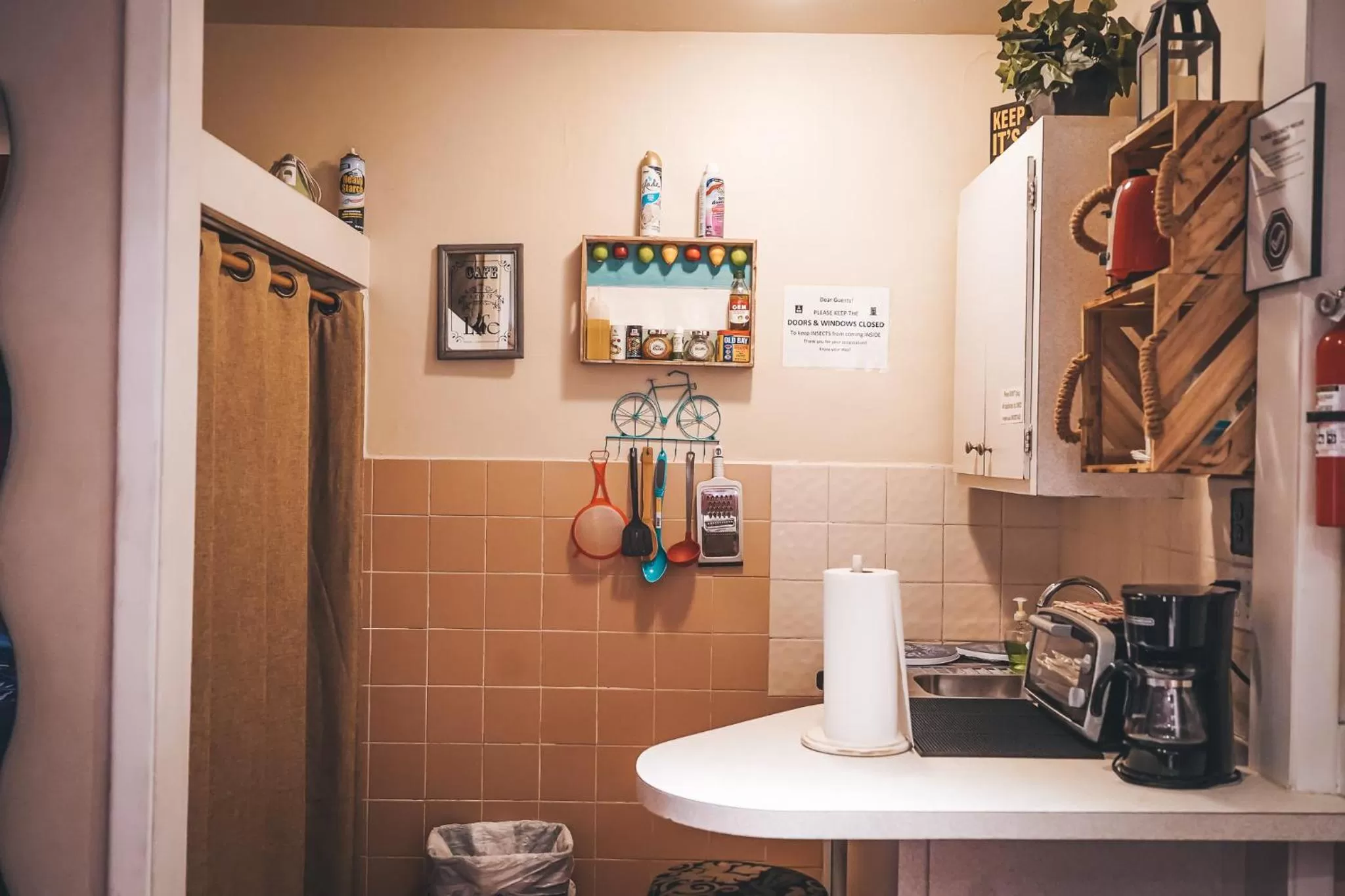Kitchen or kitchenette in Hollywood Light Haven Lodge