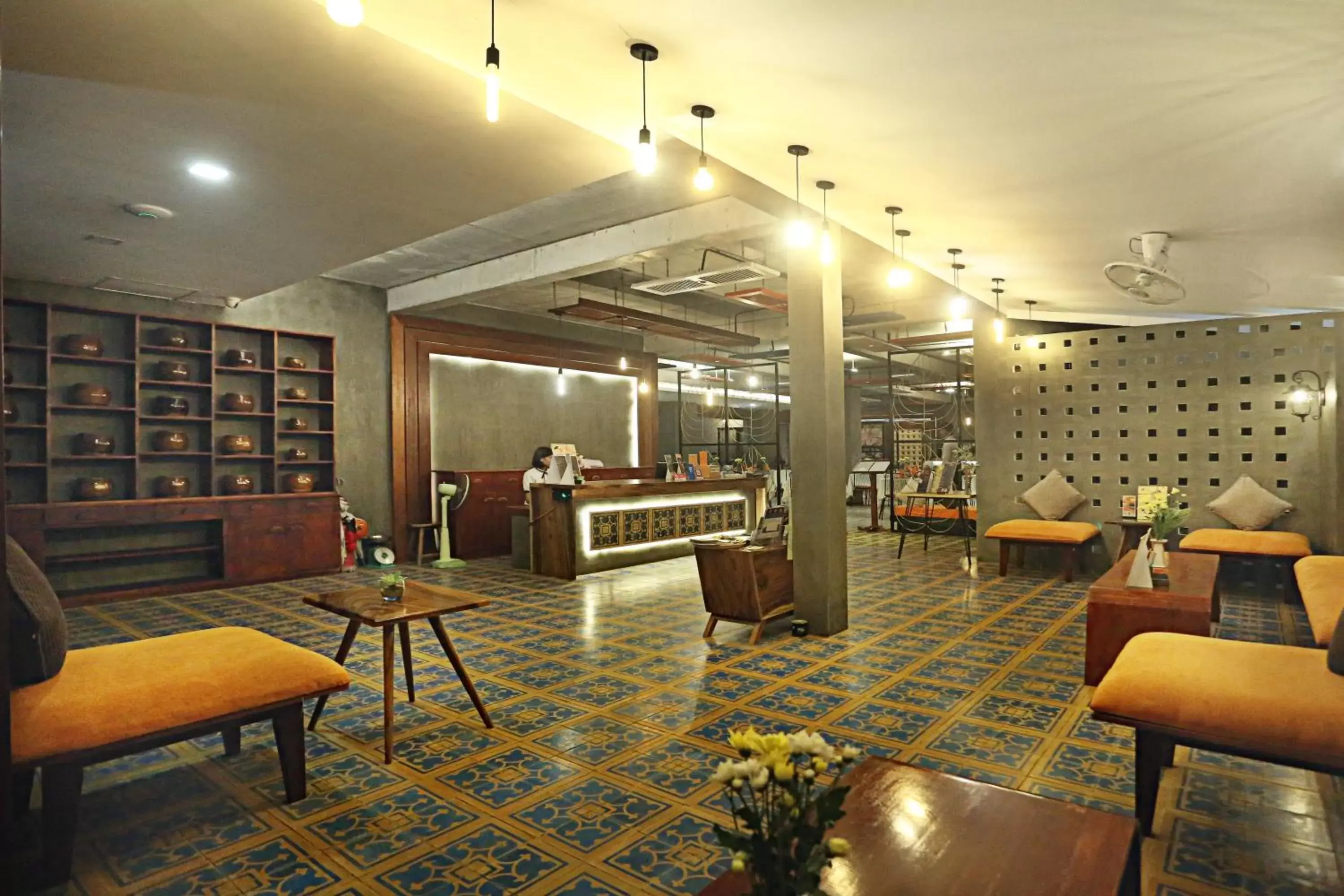 Lobby or reception, Restaurant/Places to Eat in Central Corner d'Angkor