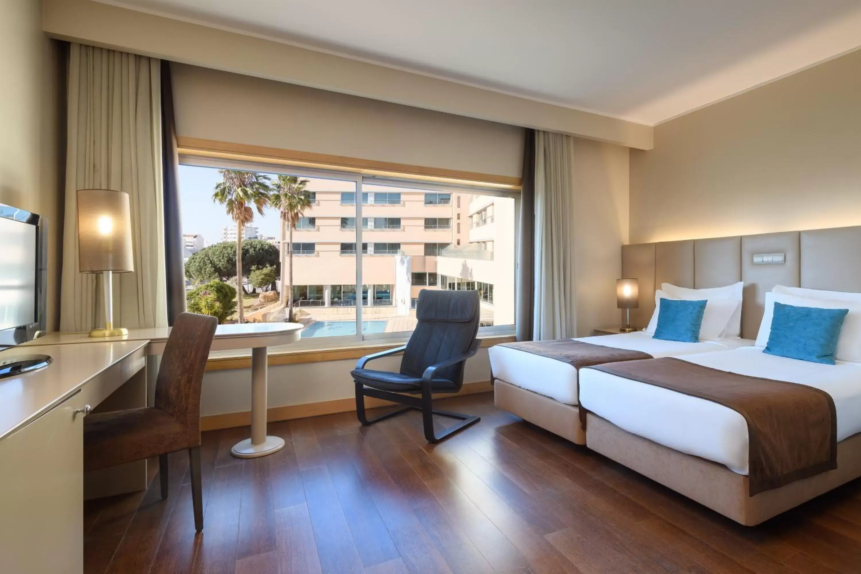 Bedroom in TRYP by Wyndham Porto Expo Hotel