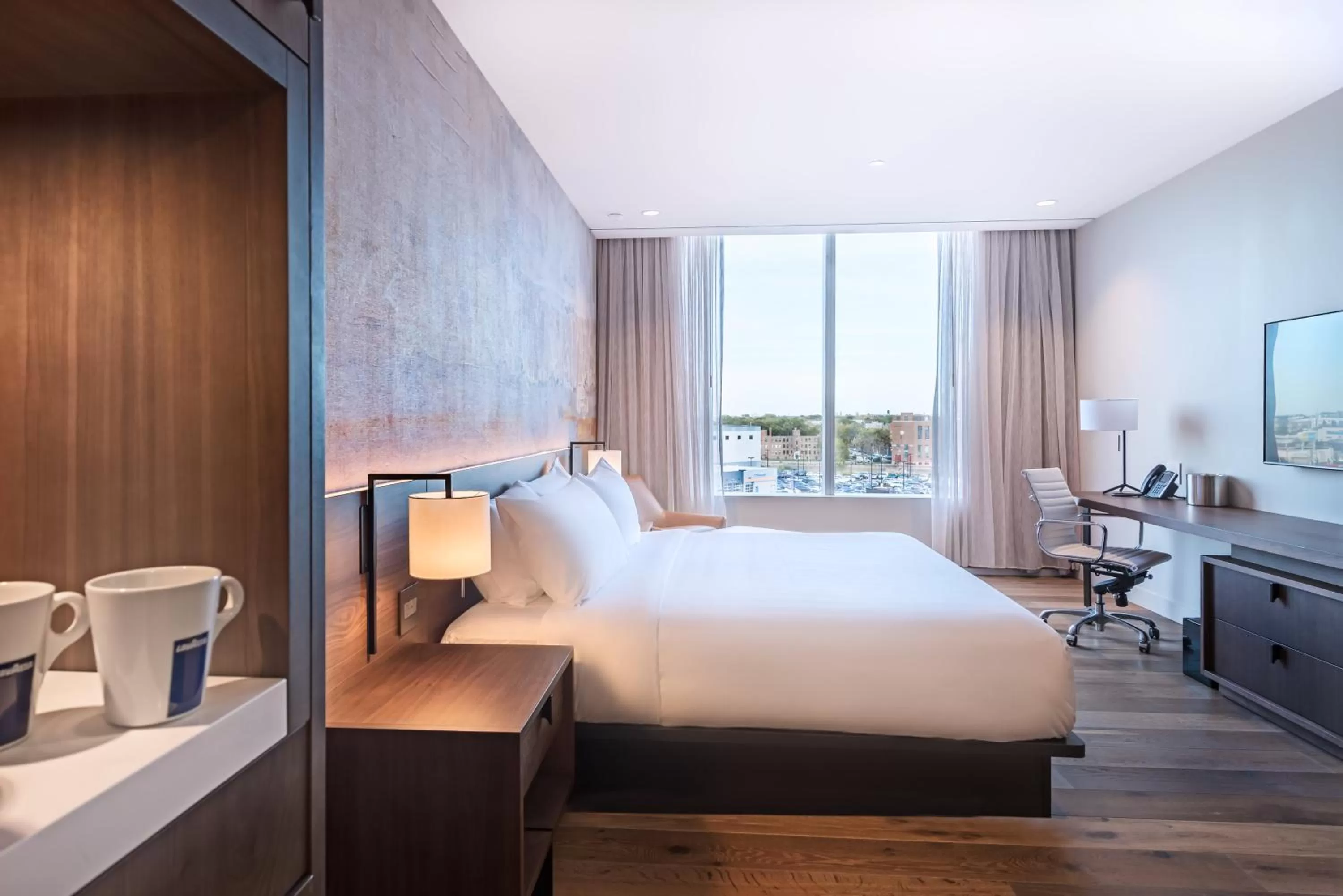 Bedroom, Bed in The Hotel & Athletic Club at Midtown