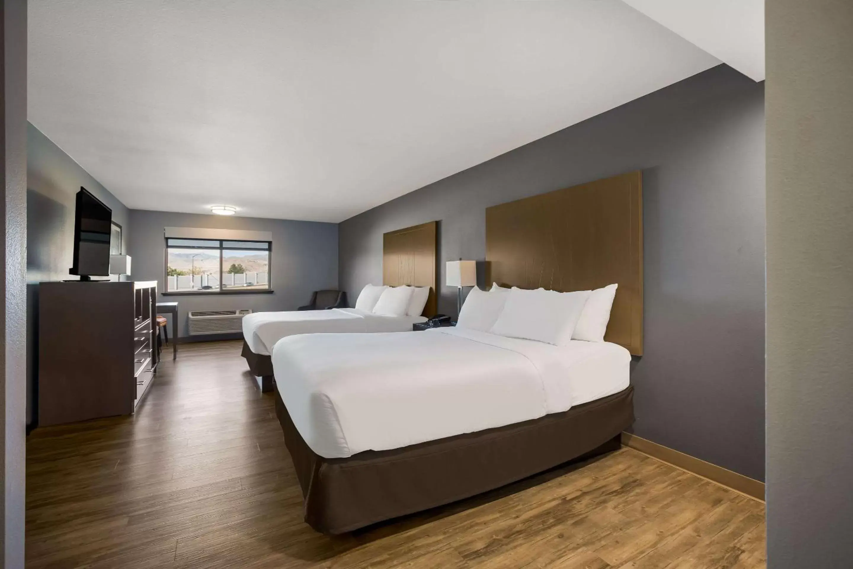Bedroom, Bed in Hotel 28 Boise Airport, Ascend Hotel Collection